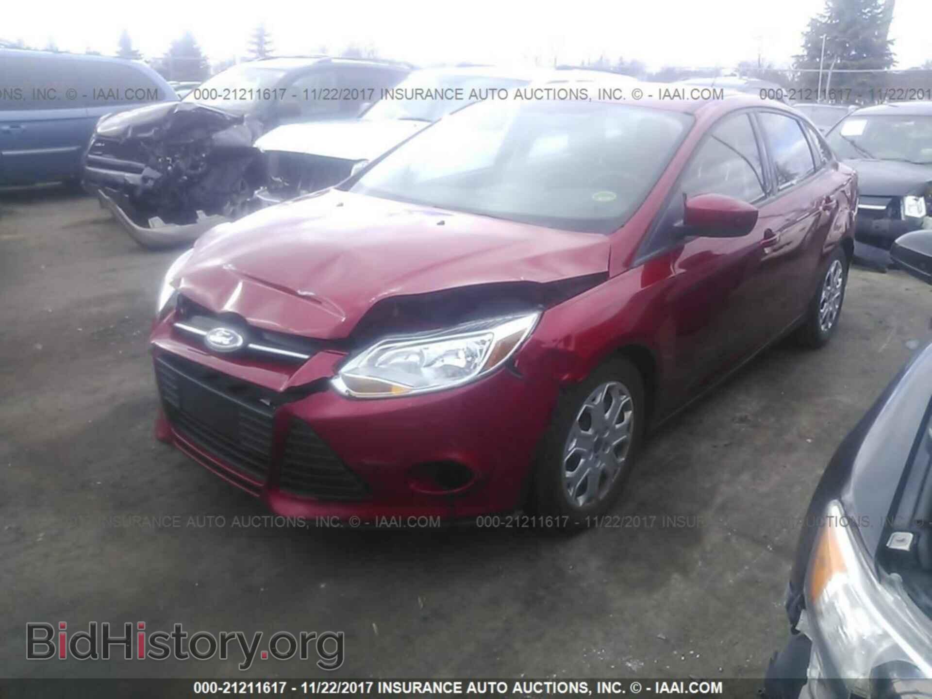 2012 Ford Focus - VIN: 1FAHP3F2XCL129011 - Фото 2
