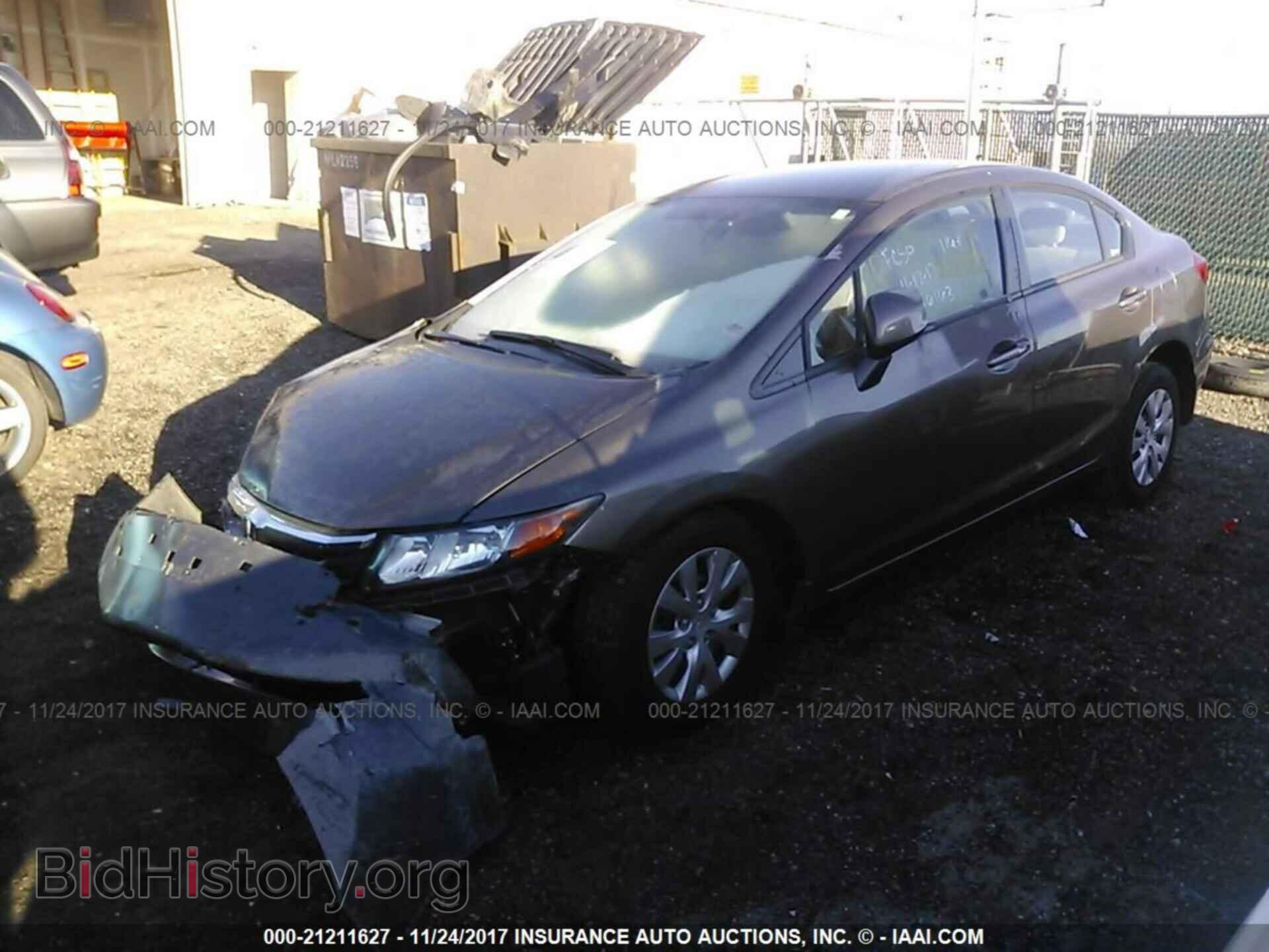 2012 Honda Civic - VIN: 2HGFB2F57CH580142 - Photo 2