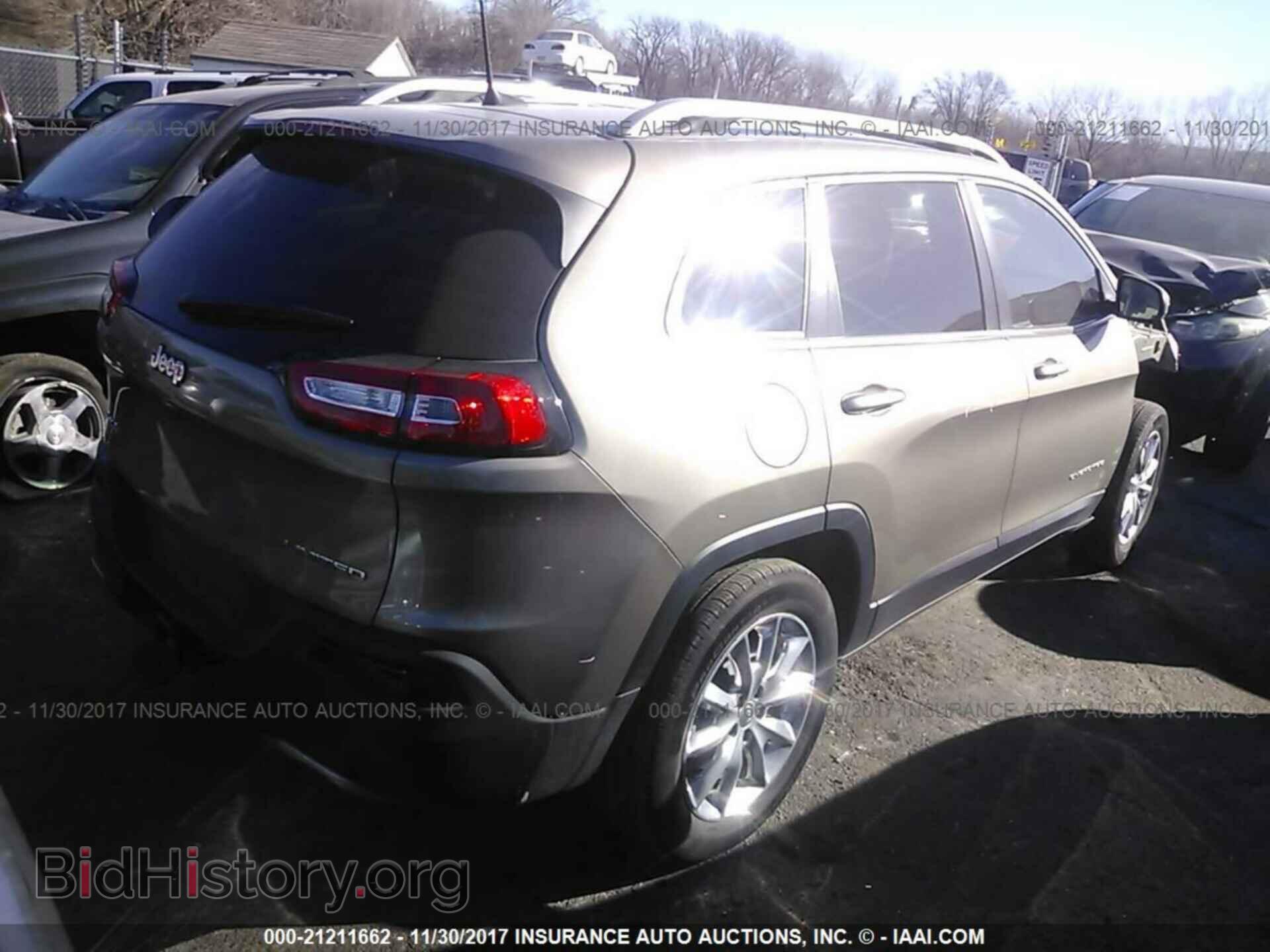 2017 Jeep Cherokee - VIN: 1C4PJMDS3HW506154 - Photo 4