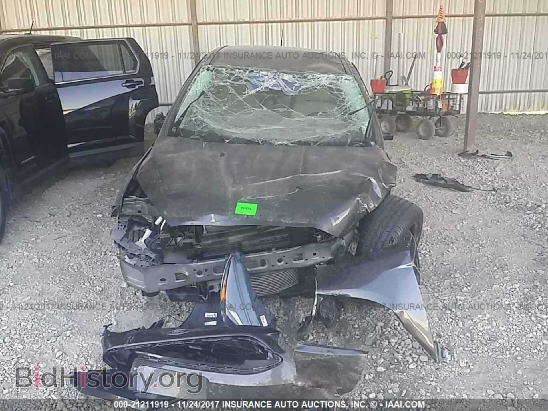 2017 Ford Focus - VIN: 1FADP3FE3HL282135 - Photo 6