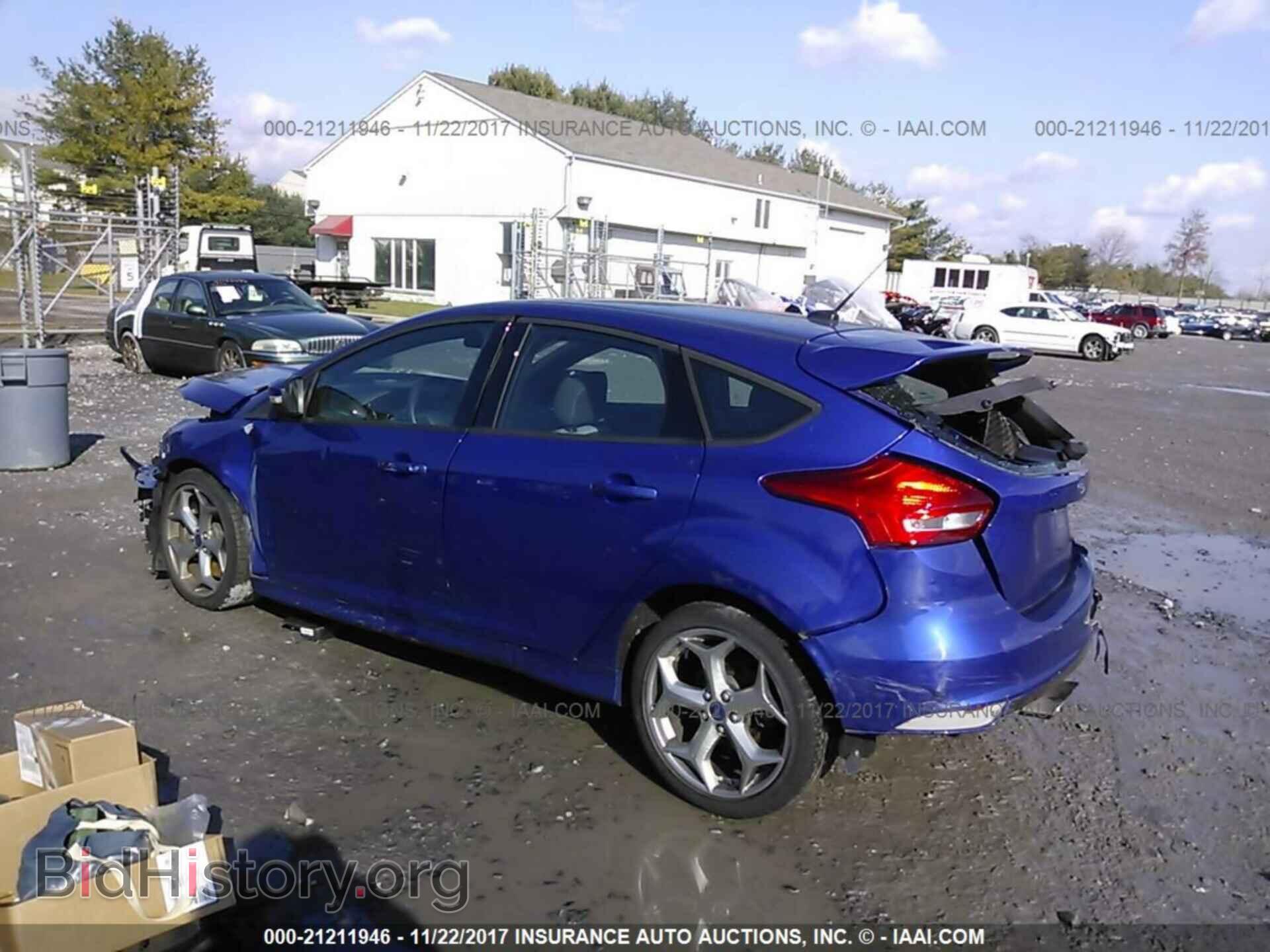 2015 Ford Focus - VIN: 1FADP3L93FL237801 - Photo 3