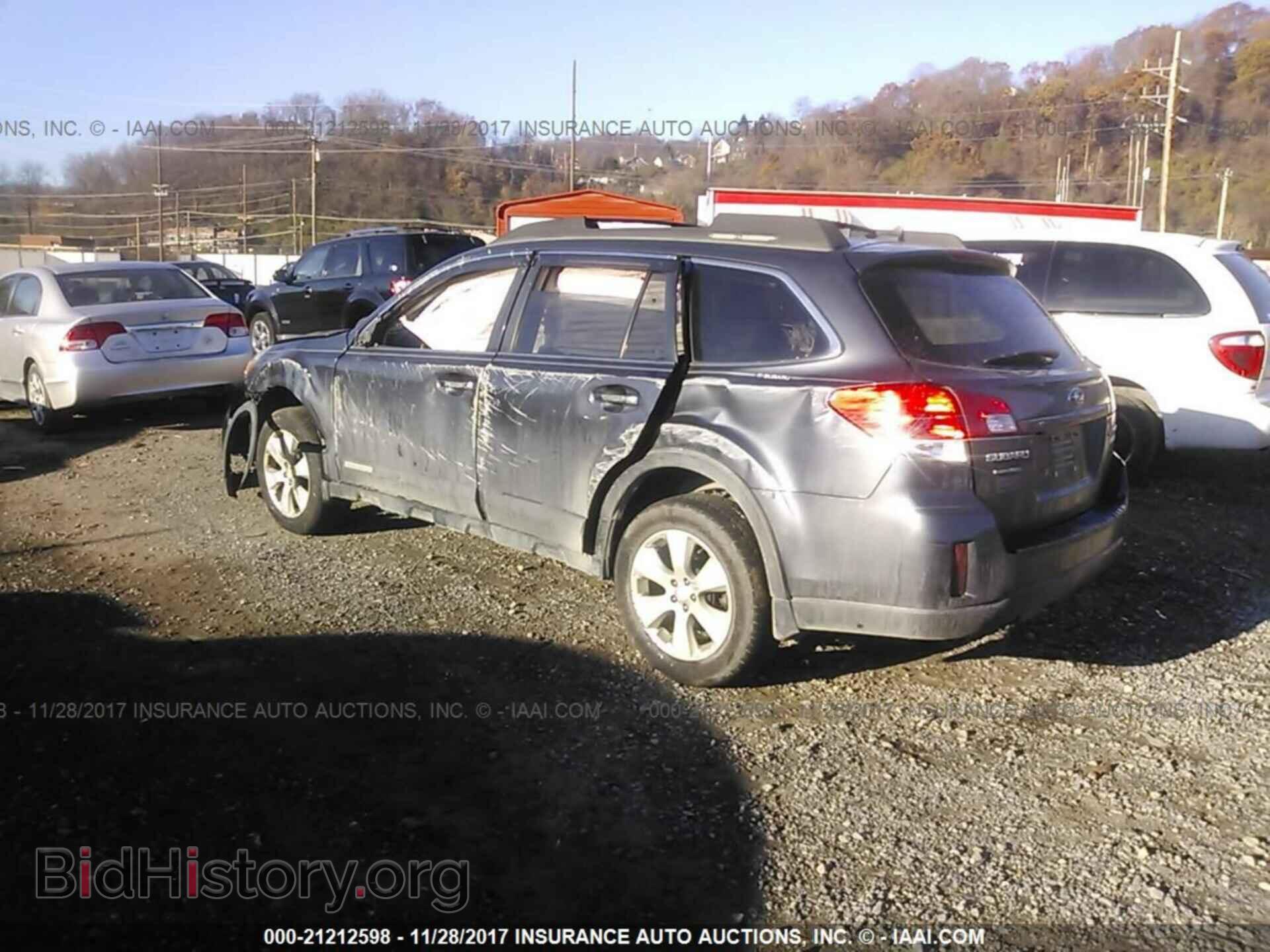 2011 Subaru Outback - VIN: 4S4BRBLC3B3418937 - Фото 3