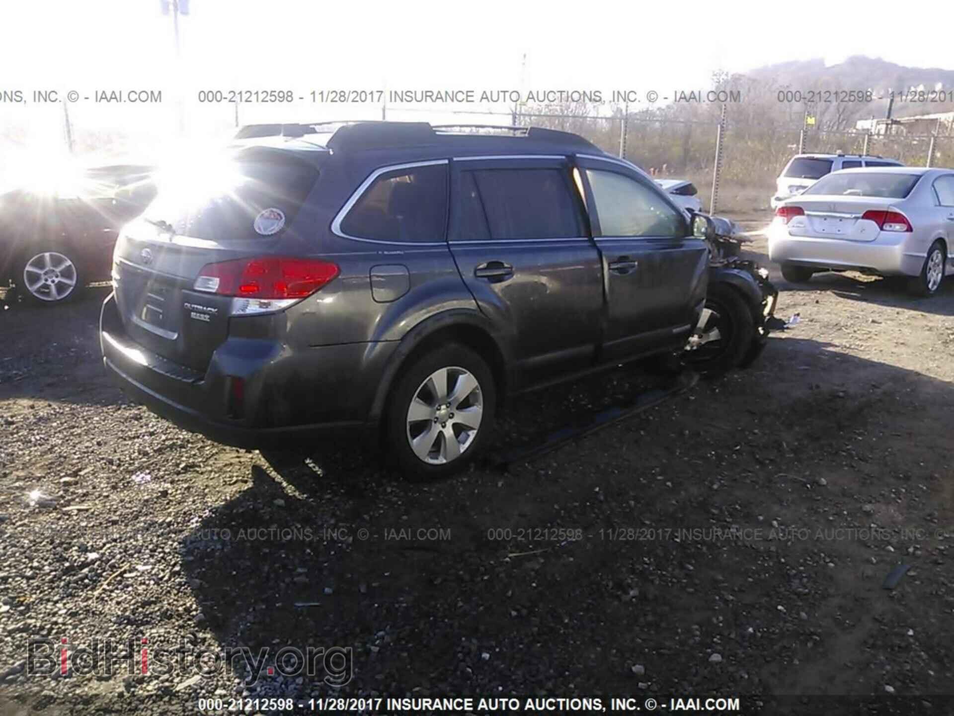 2011 Subaru Outback - VIN: 4S4BRBLC3B3418937 - Фото 4