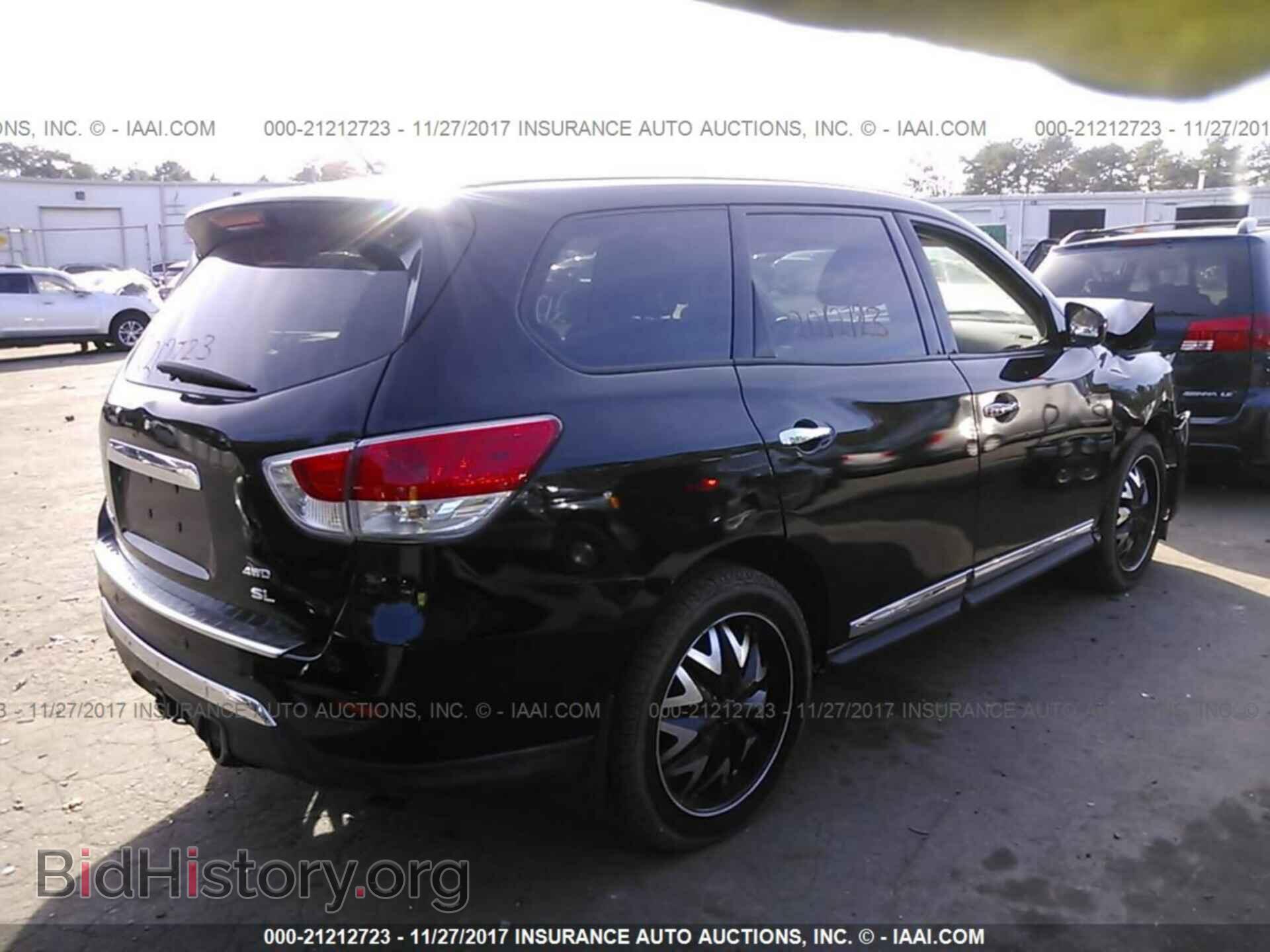 2014 Nissan Pathfinder - VIN: 5N1AR2MM1EC677563 - Photo 4