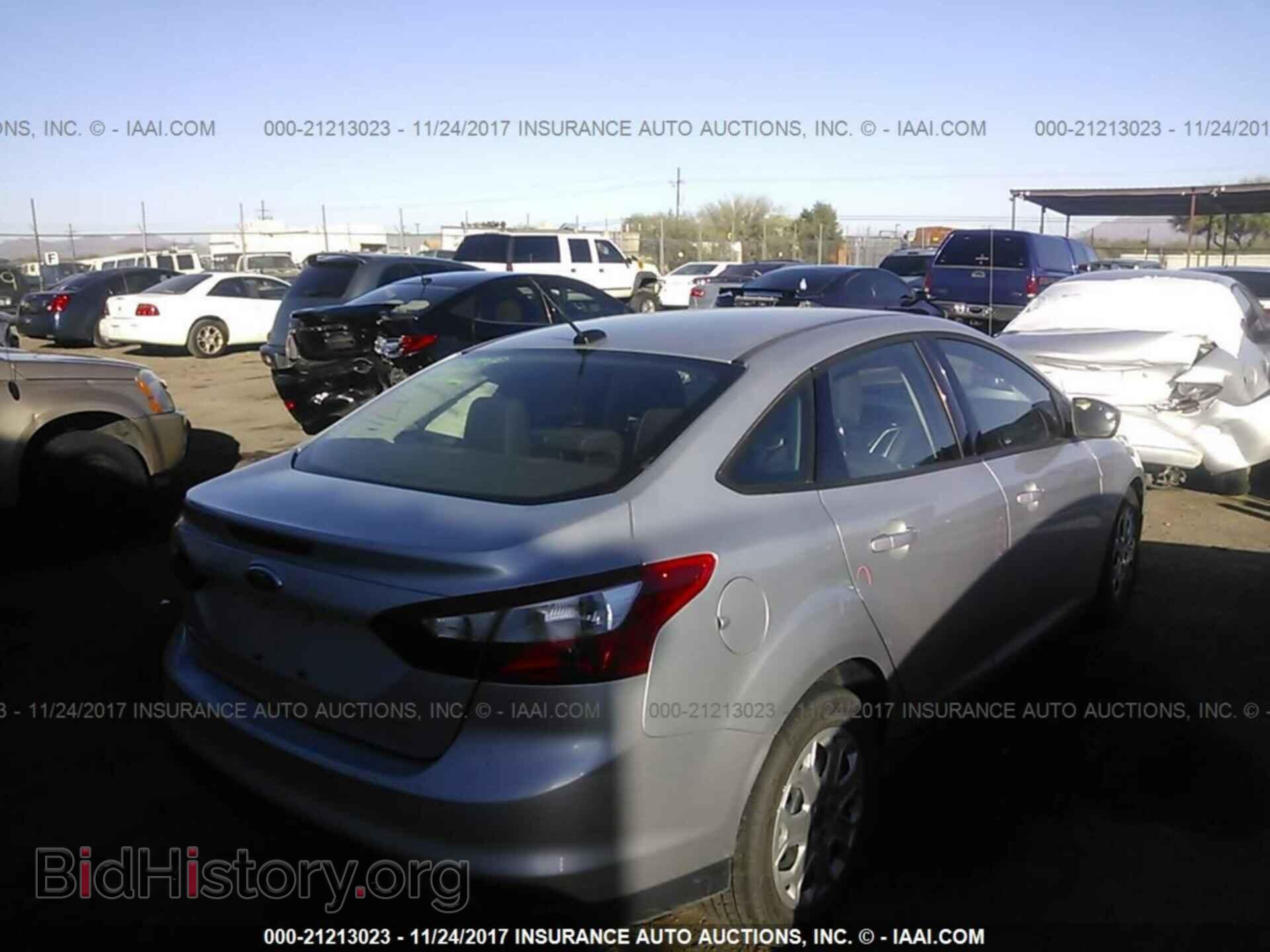 2012 Ford Focus - VIN: 1FAHP3F20CL212012 - Photo 4