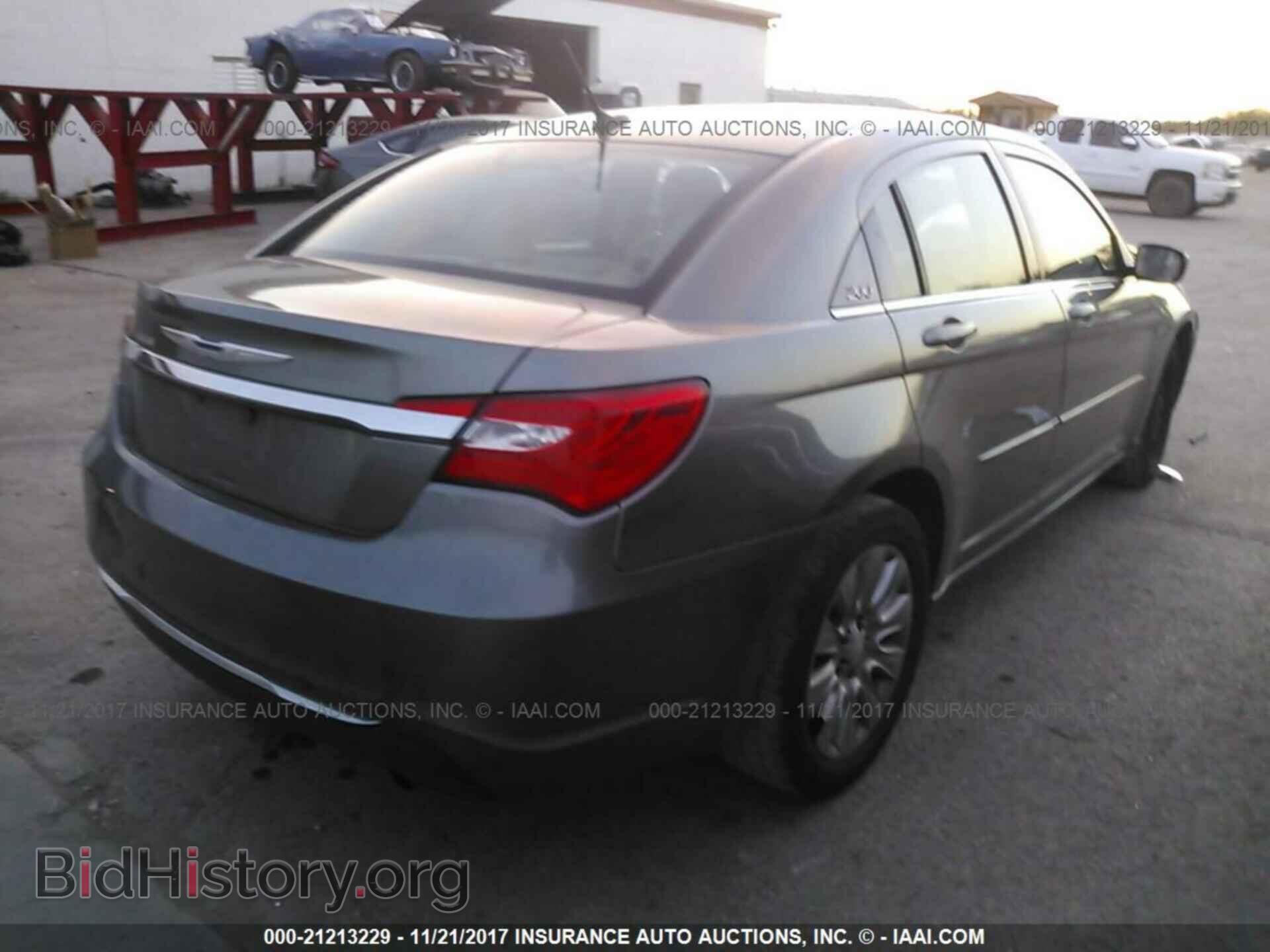 2012 Chrysler 200 - VIN: 1C3CCBAB3CN170378 - Photo 4