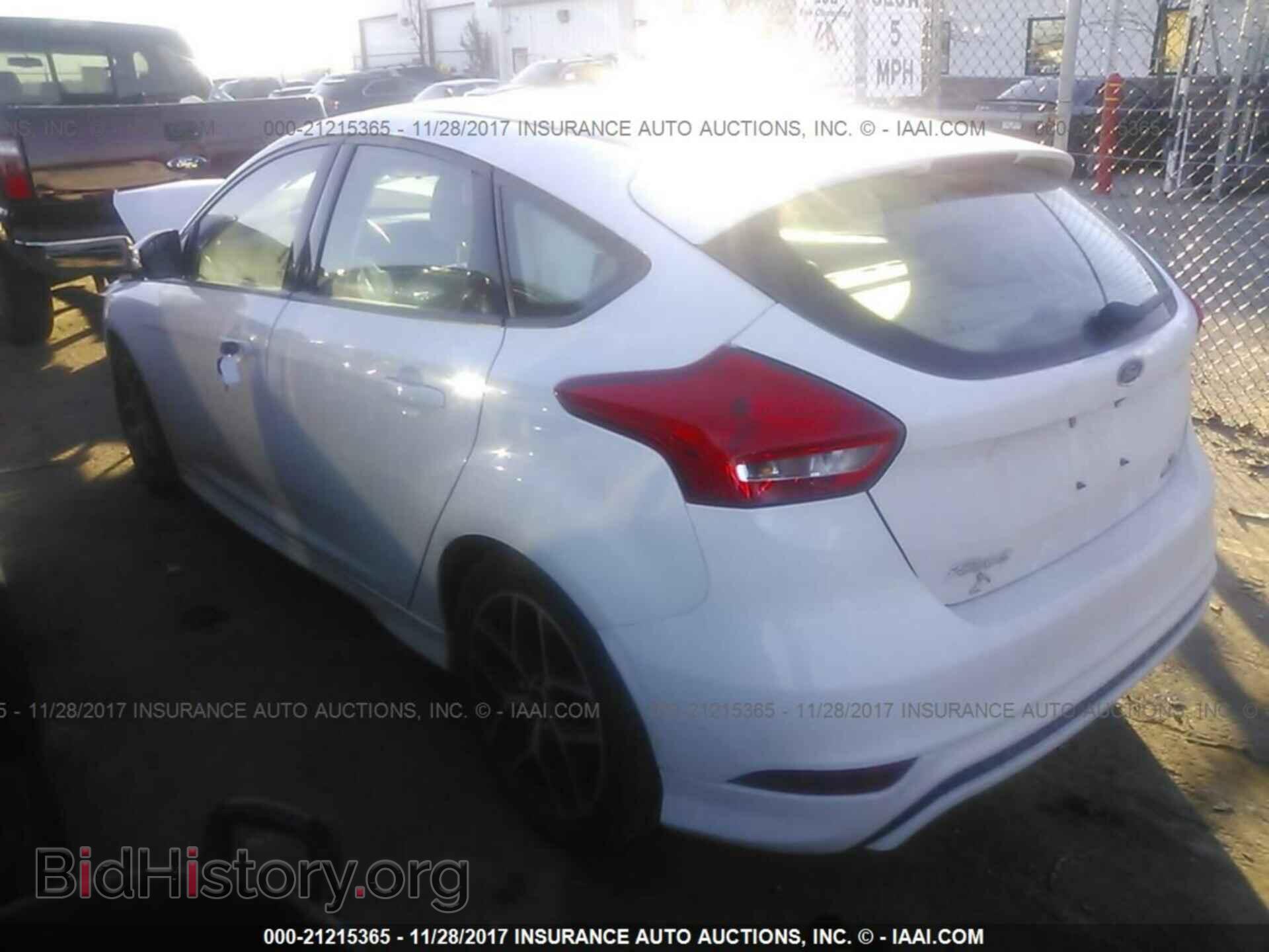2015 Ford Focus - VIN: 1FADP3K28FL268756 - Photo 3
