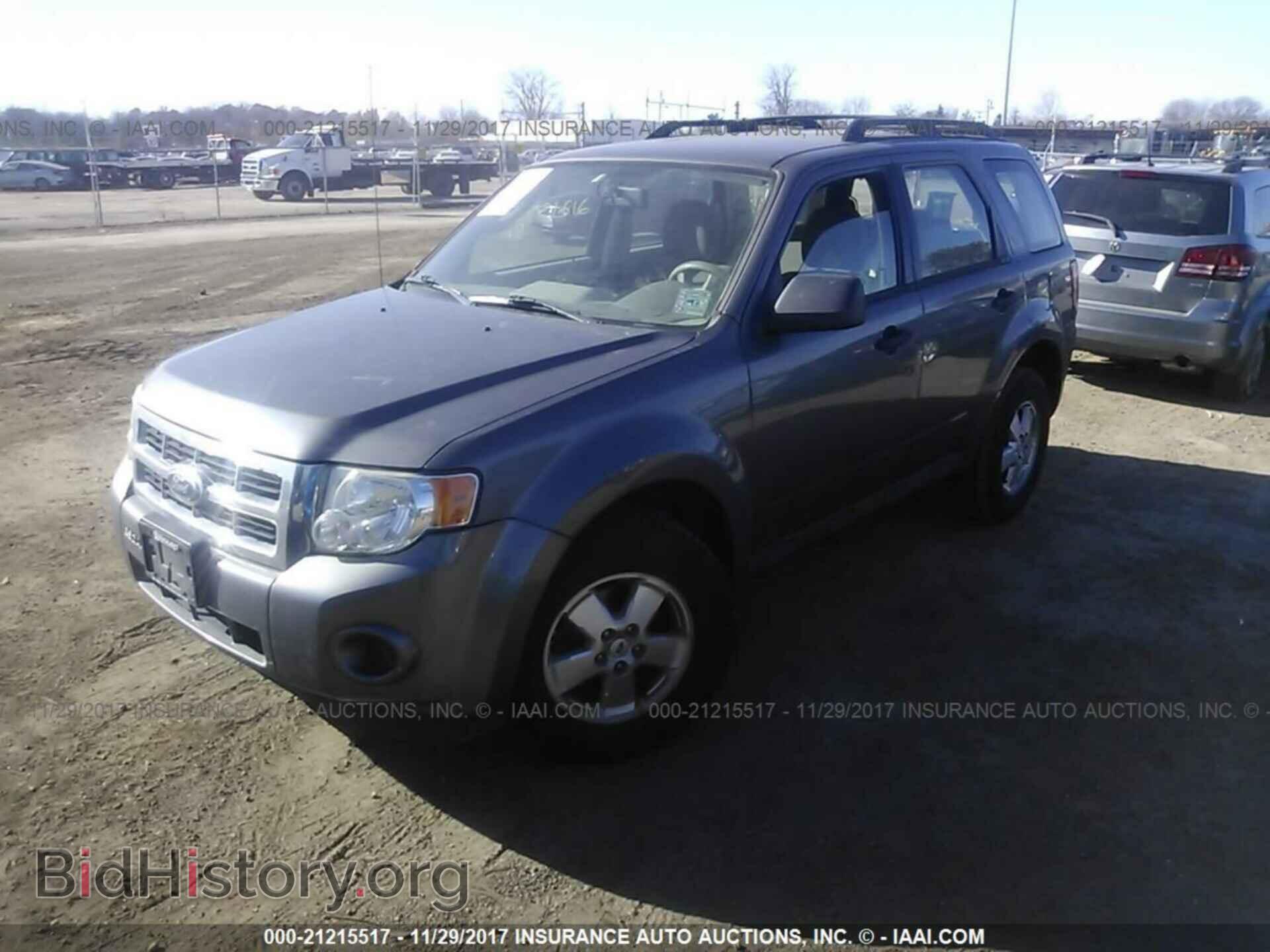 2011 Ford Escape - VIN: 1FMCU9C76BKA33859 - Photo 2