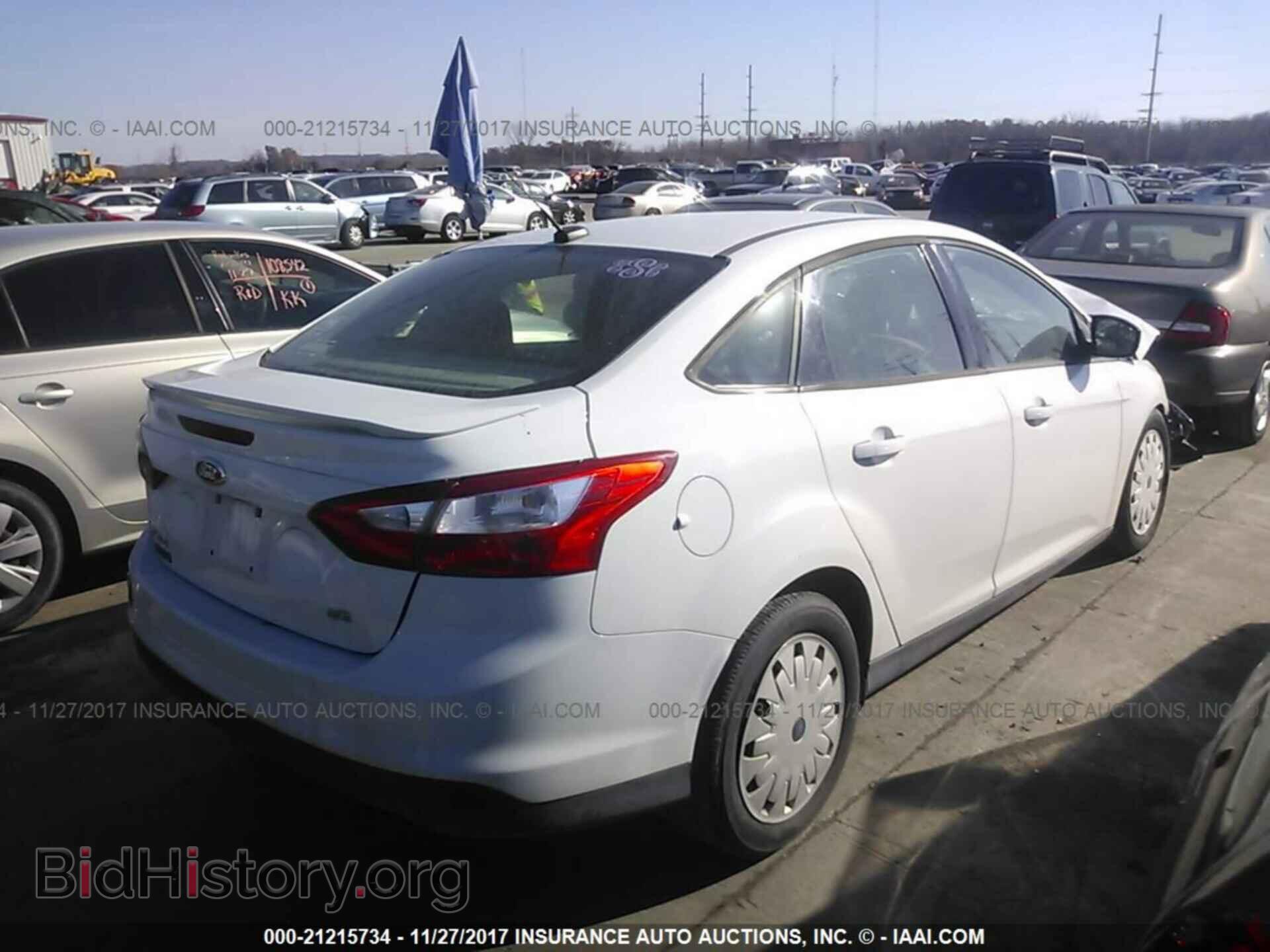 2012 Ford Focus - VIN: 1FAHP3F25CL356526 - Photo 4