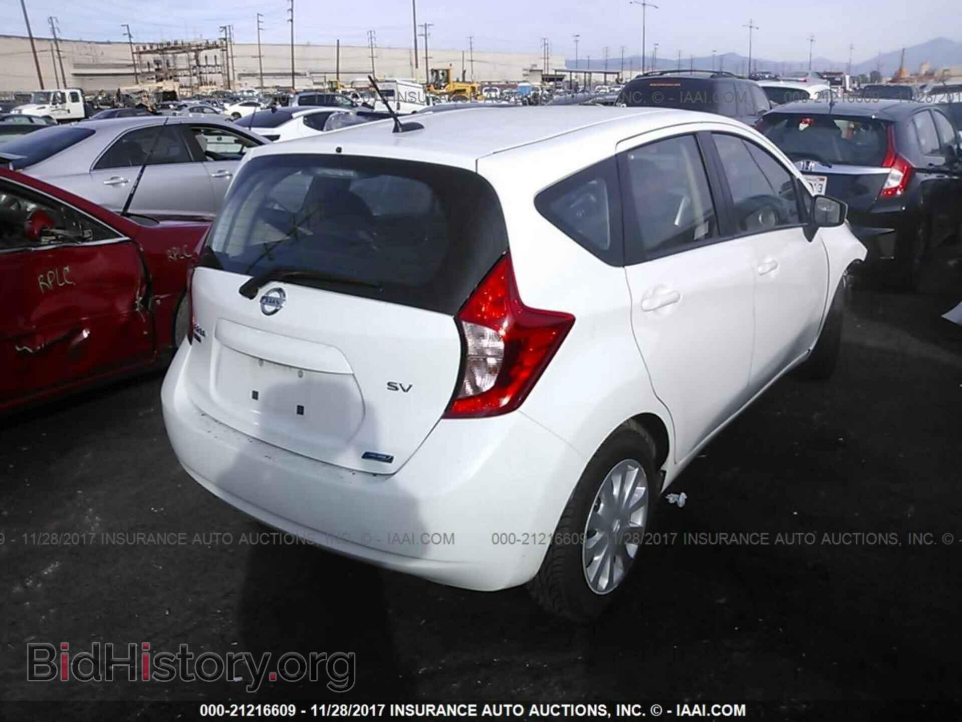 2016 Nissan Versa note - VIN: 3N1CE2CP5GL363672 - Photo 4