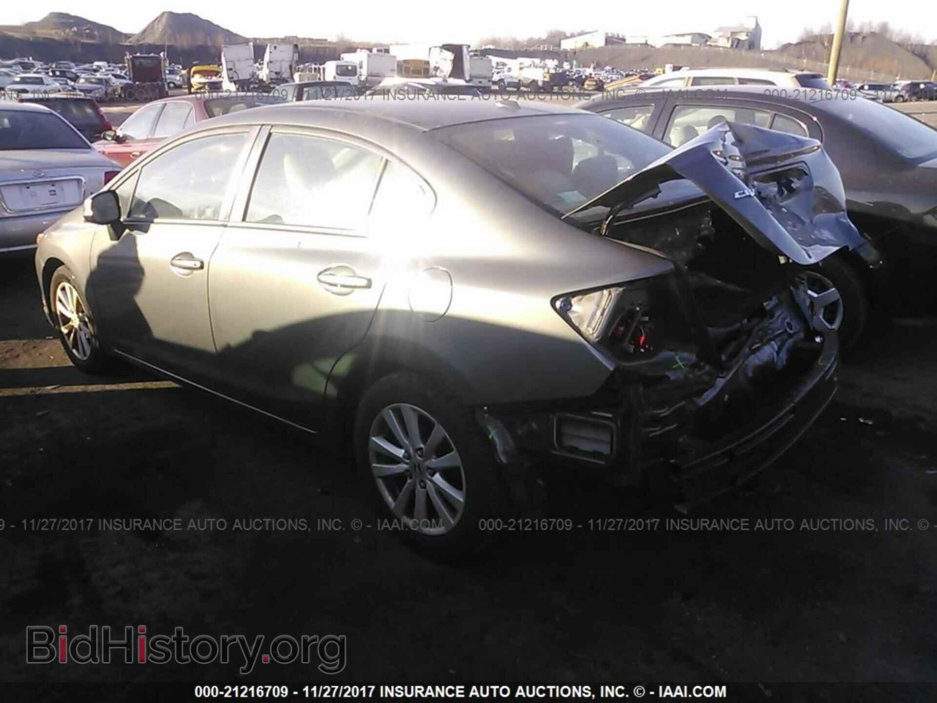 2012 Honda Civic - VIN: 2HGFB2F81CH522795 - Photo 3