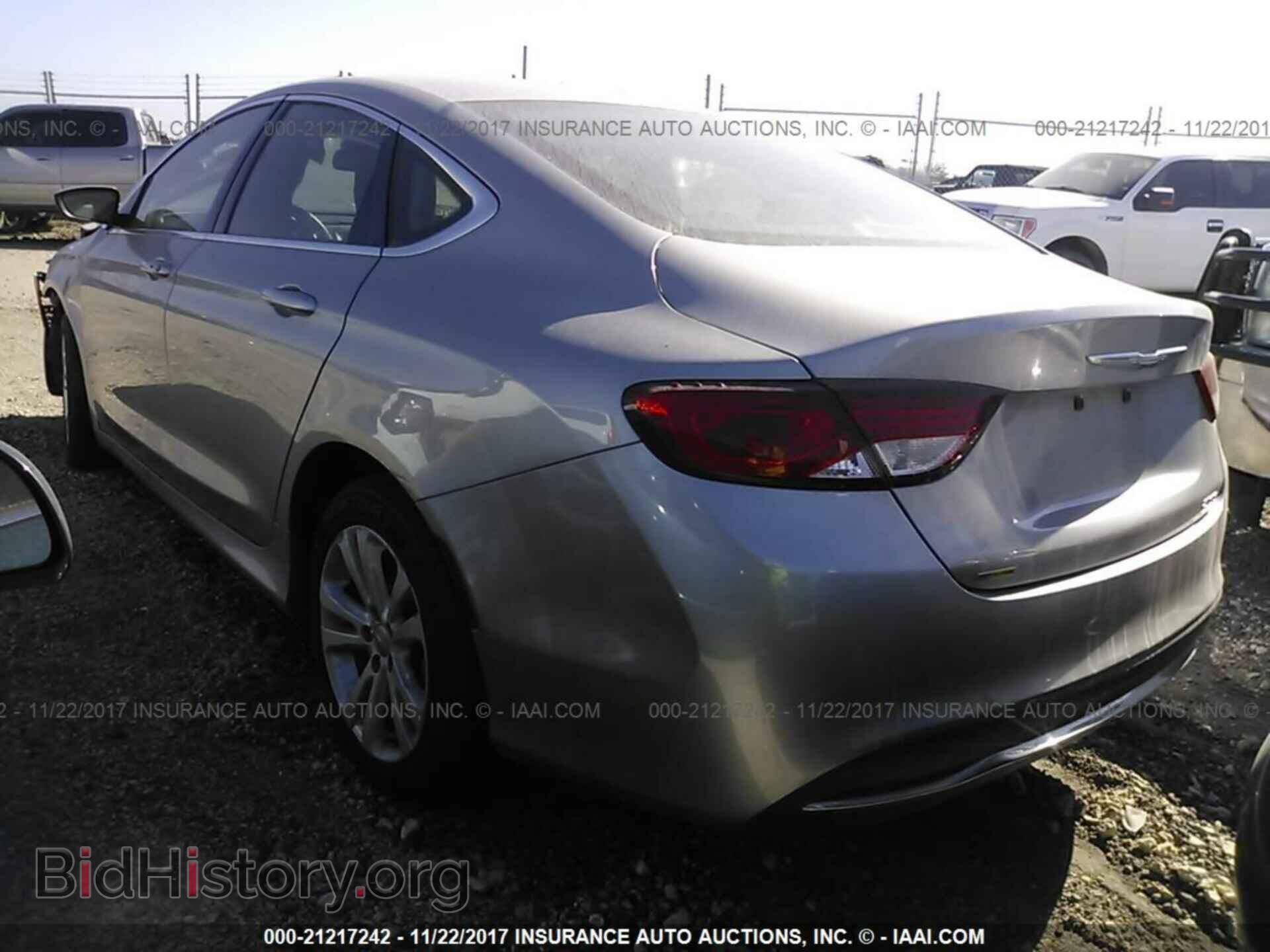 2015 Chrysler 200 - VIN: 1C3CCCA53FN574050 - Photo 3