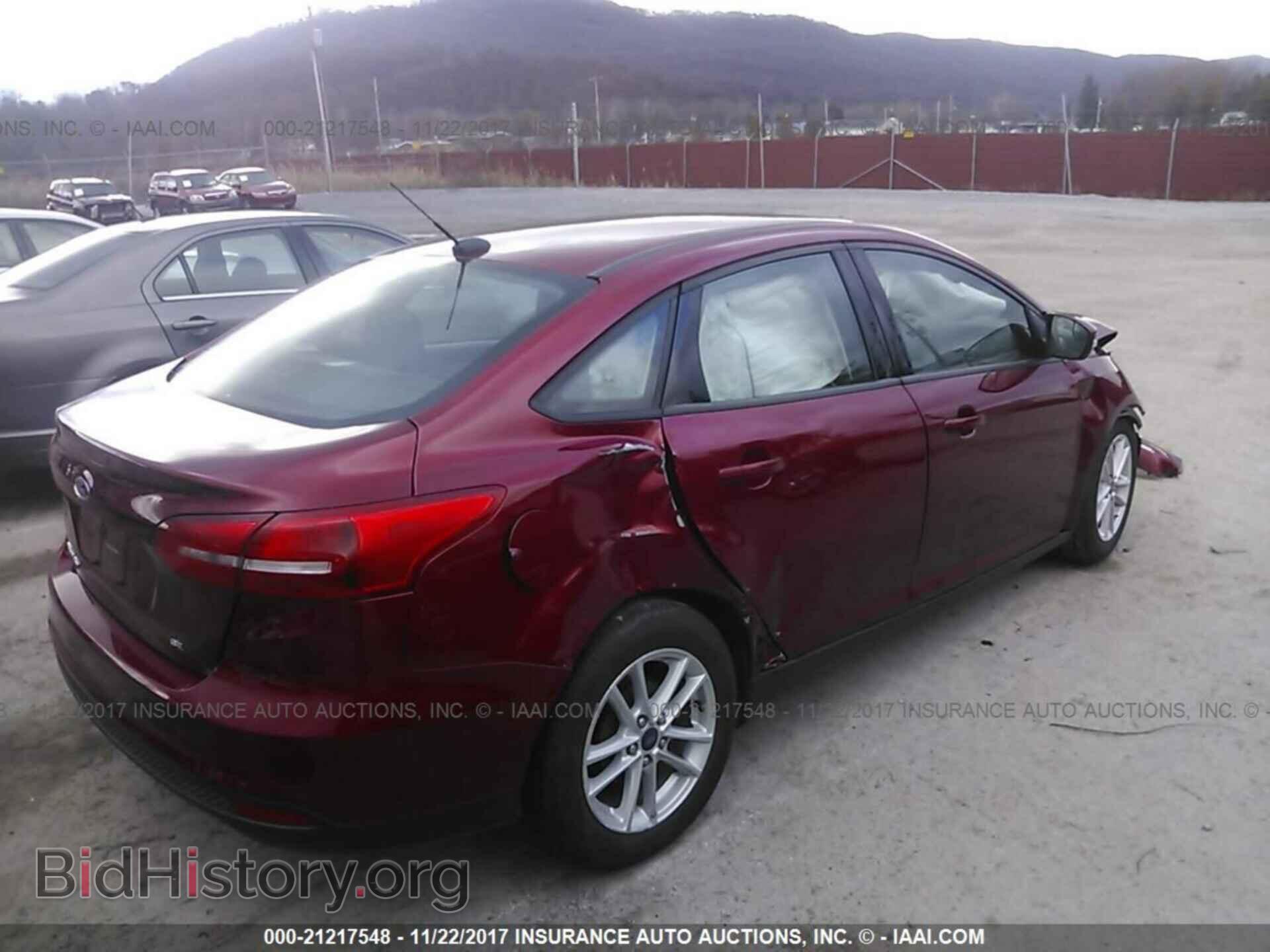 2017 Ford Focus - VIN: 1FADP3F27HL243408 - Photo 4