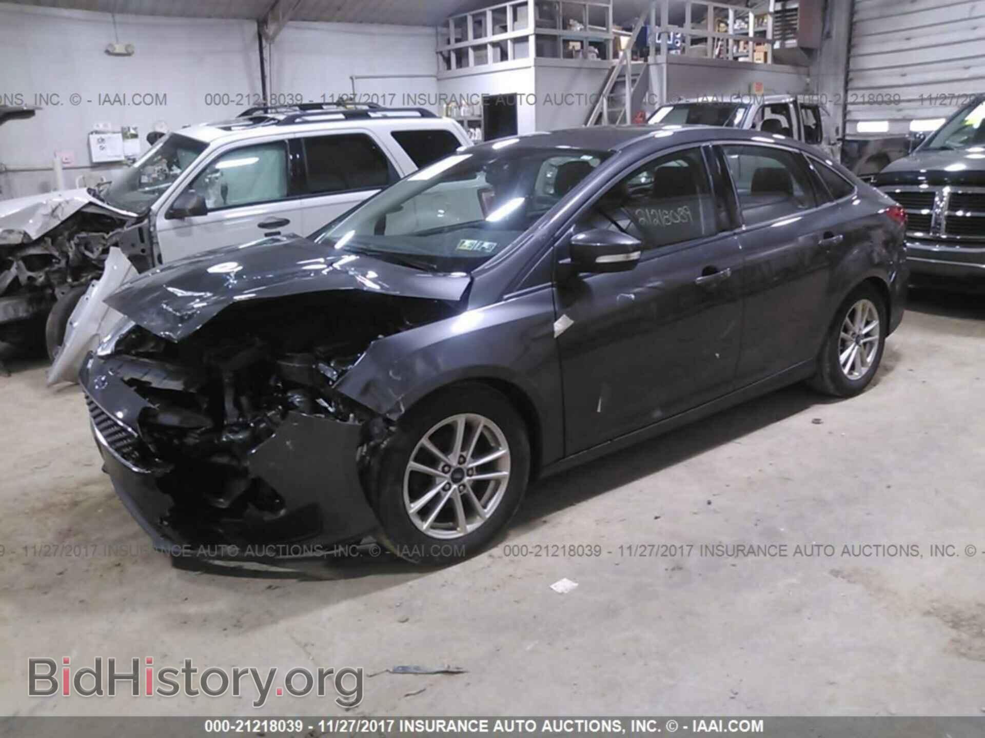 2016 Ford Focus - VIN: 1FADP3F27GL370139 - Photo 2