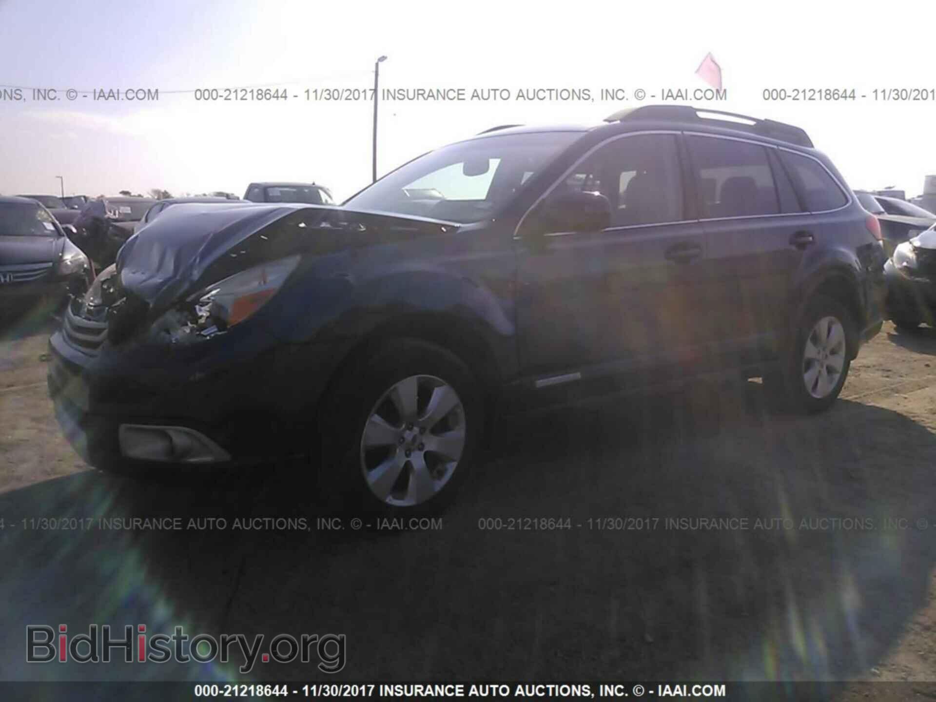 2011 Subaru Outback - VIN: 4S4BRCLC1B3419137 - Фото 2