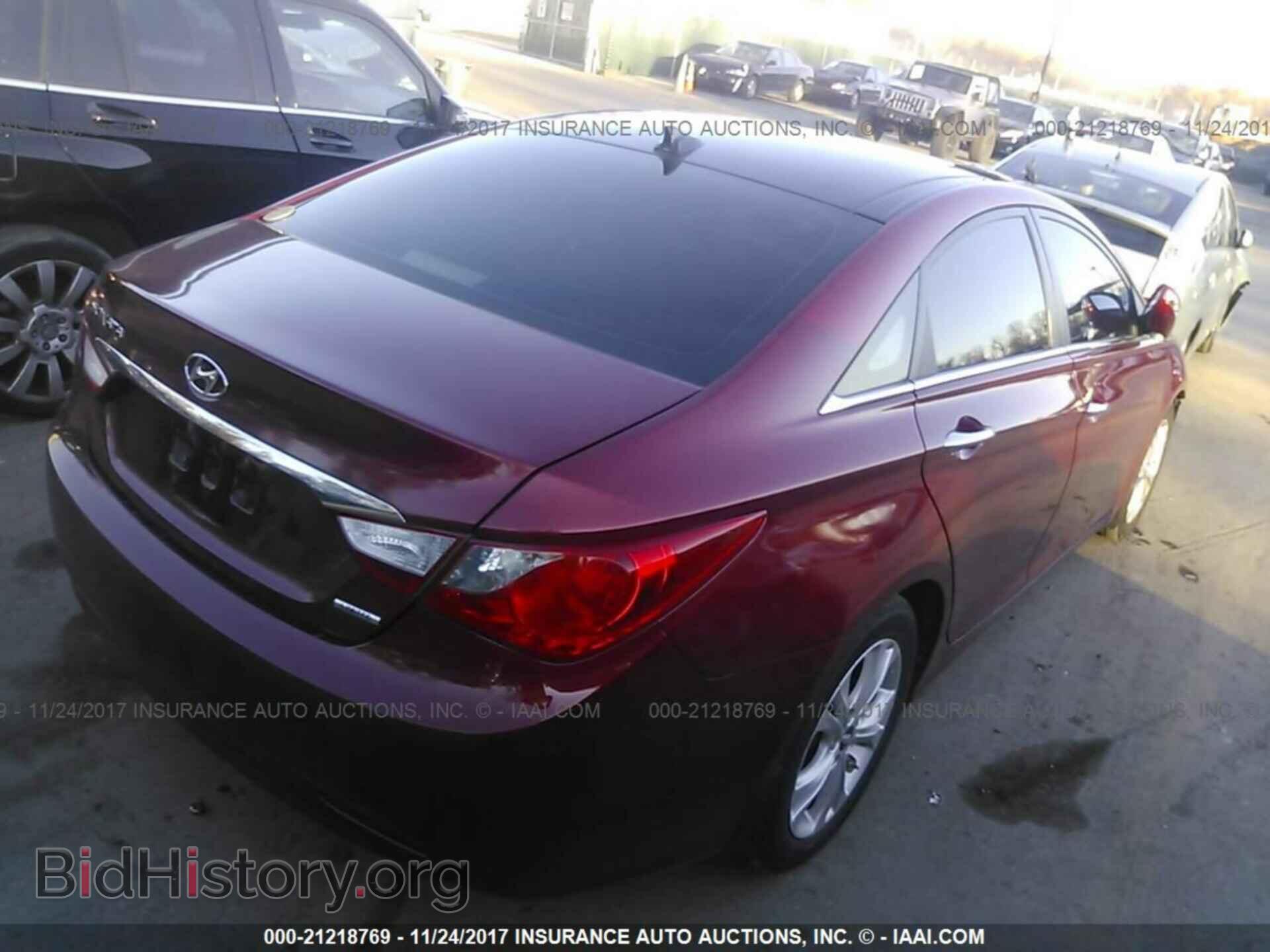 2012 Hyundai Sonata - VIN: 5NPEC4AC9CH428699 - Photo 4
