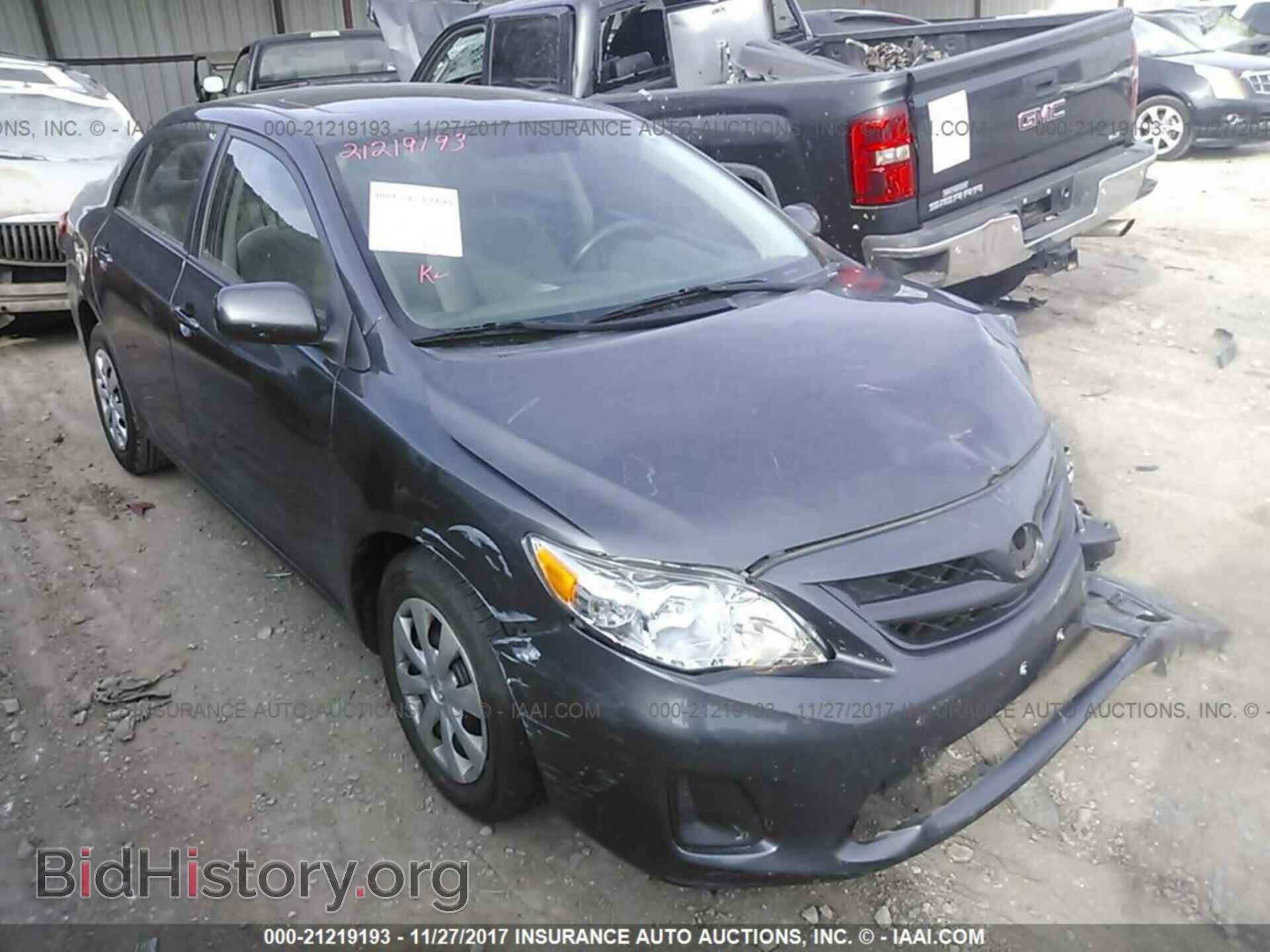 Photo 2T1BU4EEXBC737515 - Toyota Corolla 2011