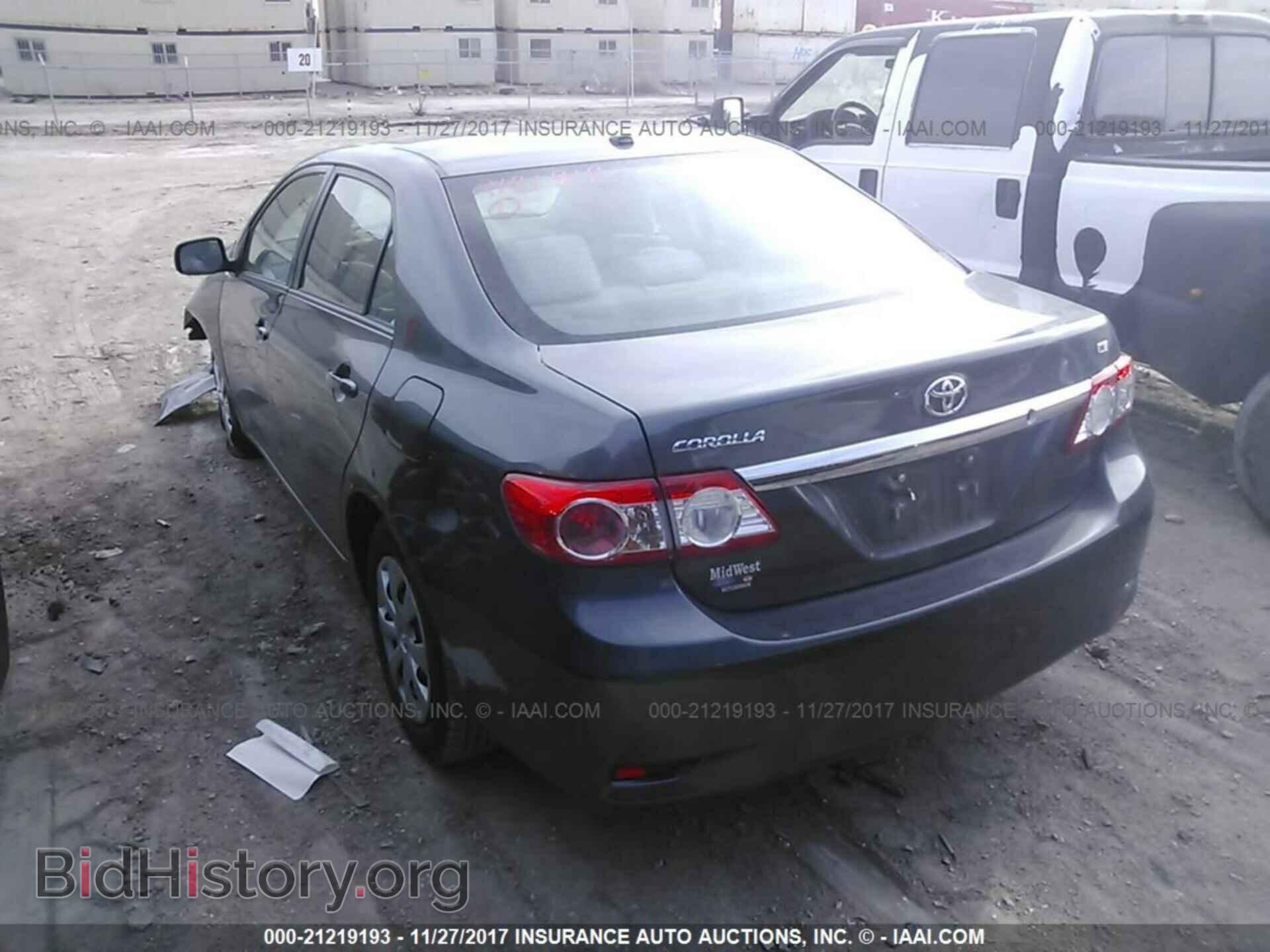 2011 Toyota Corolla - VIN: 2T1BU4EEXBC737515 - Photo 3