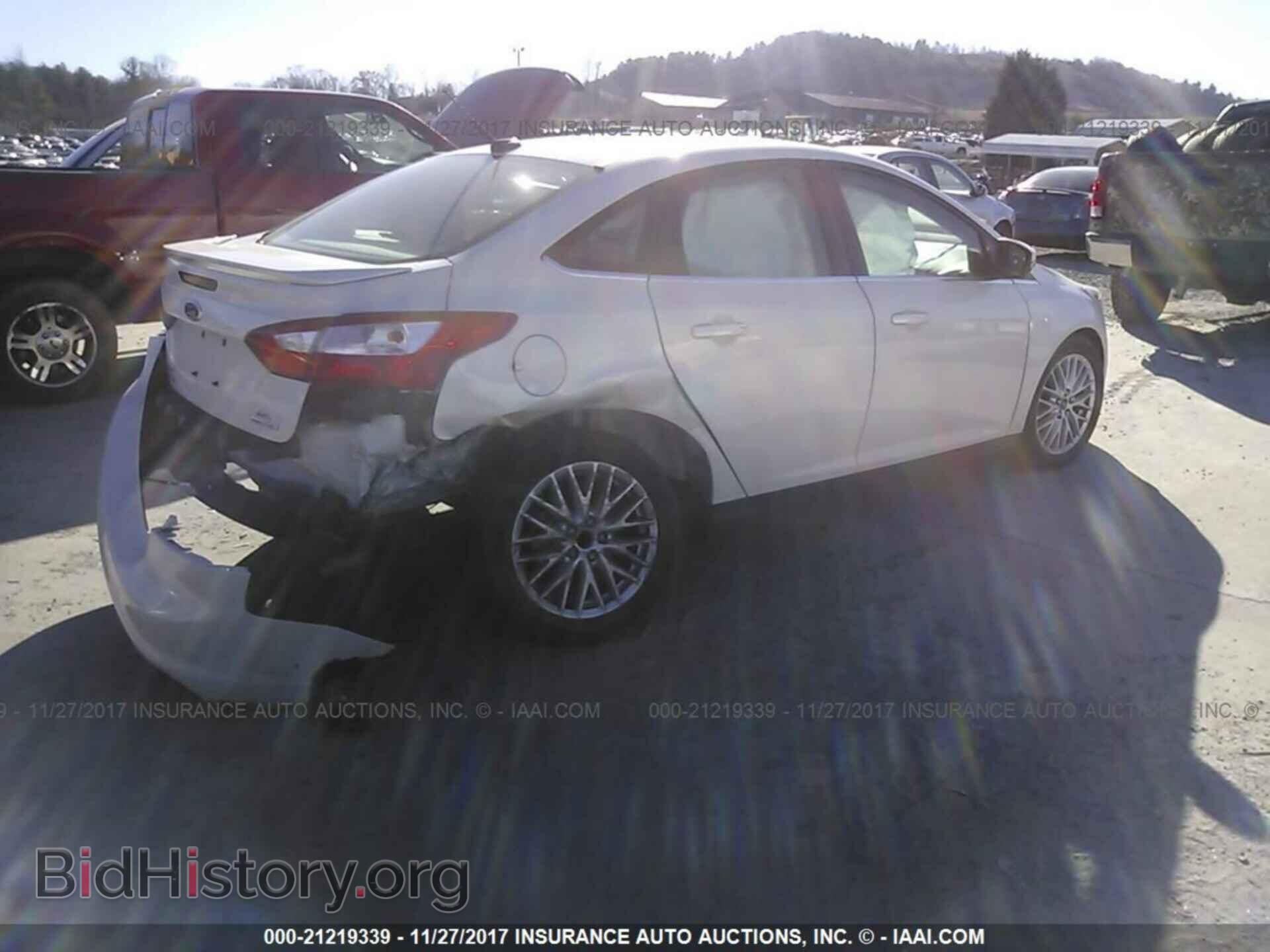 2012 Ford Focus - VIN: 1FAHP3H2XCL407841 - Photo 4