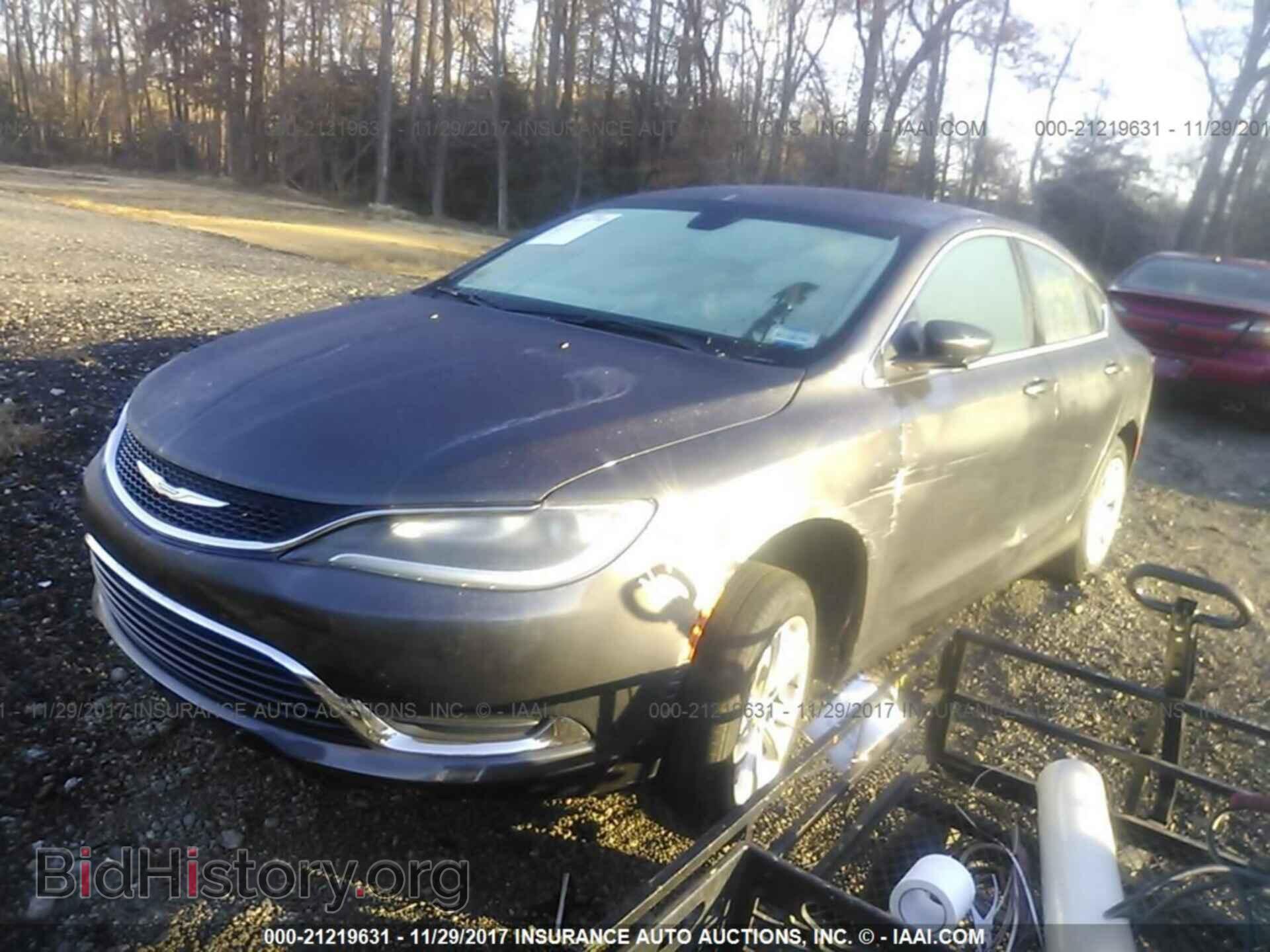 2015 Chrysler 200 - VIN: 1C3CCCAB7FN640440 - Photo 2