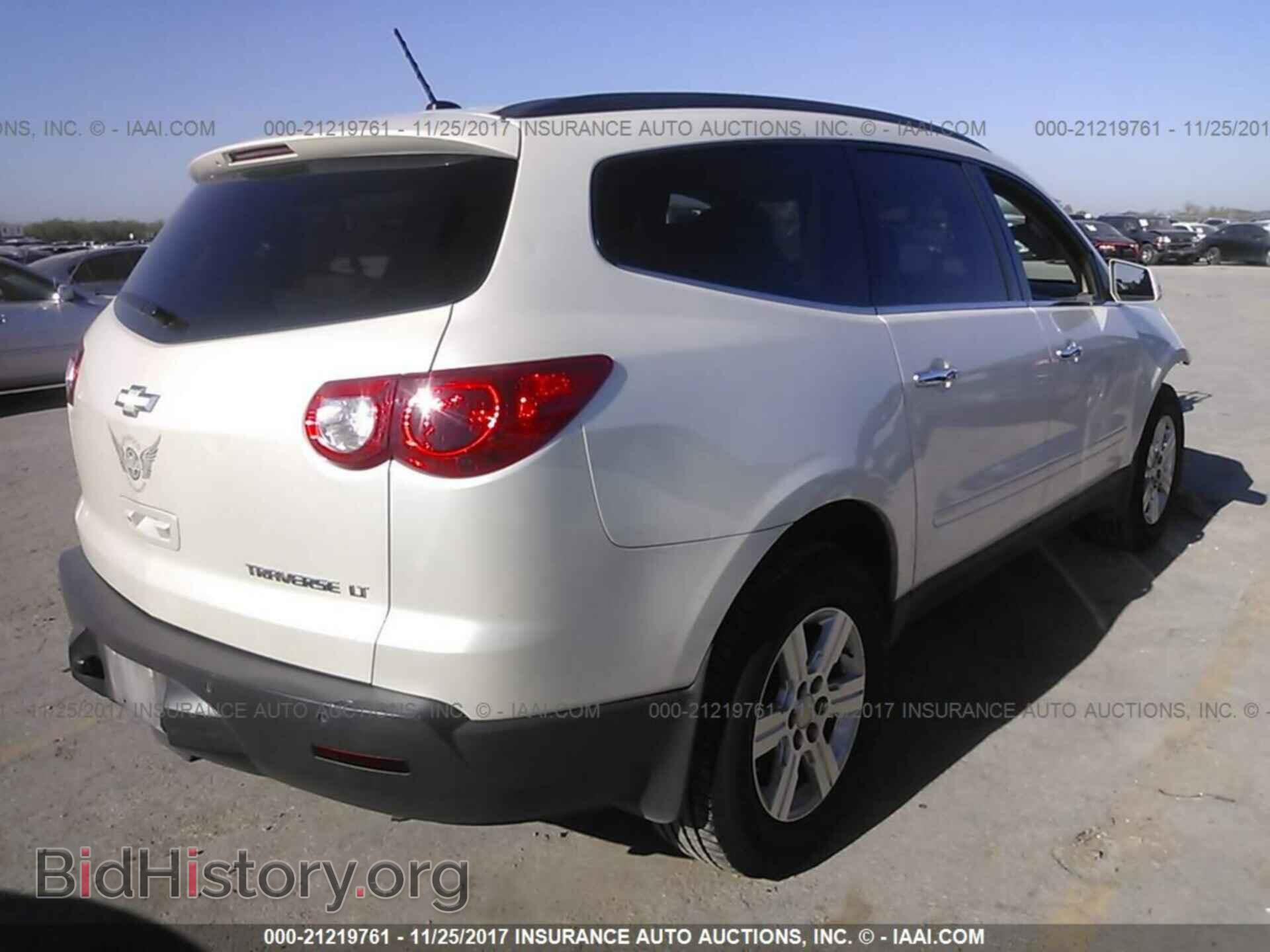 2012 Chevrolet Traverse - VIN: 1GNKRJED7CJ327680 - Фото 4