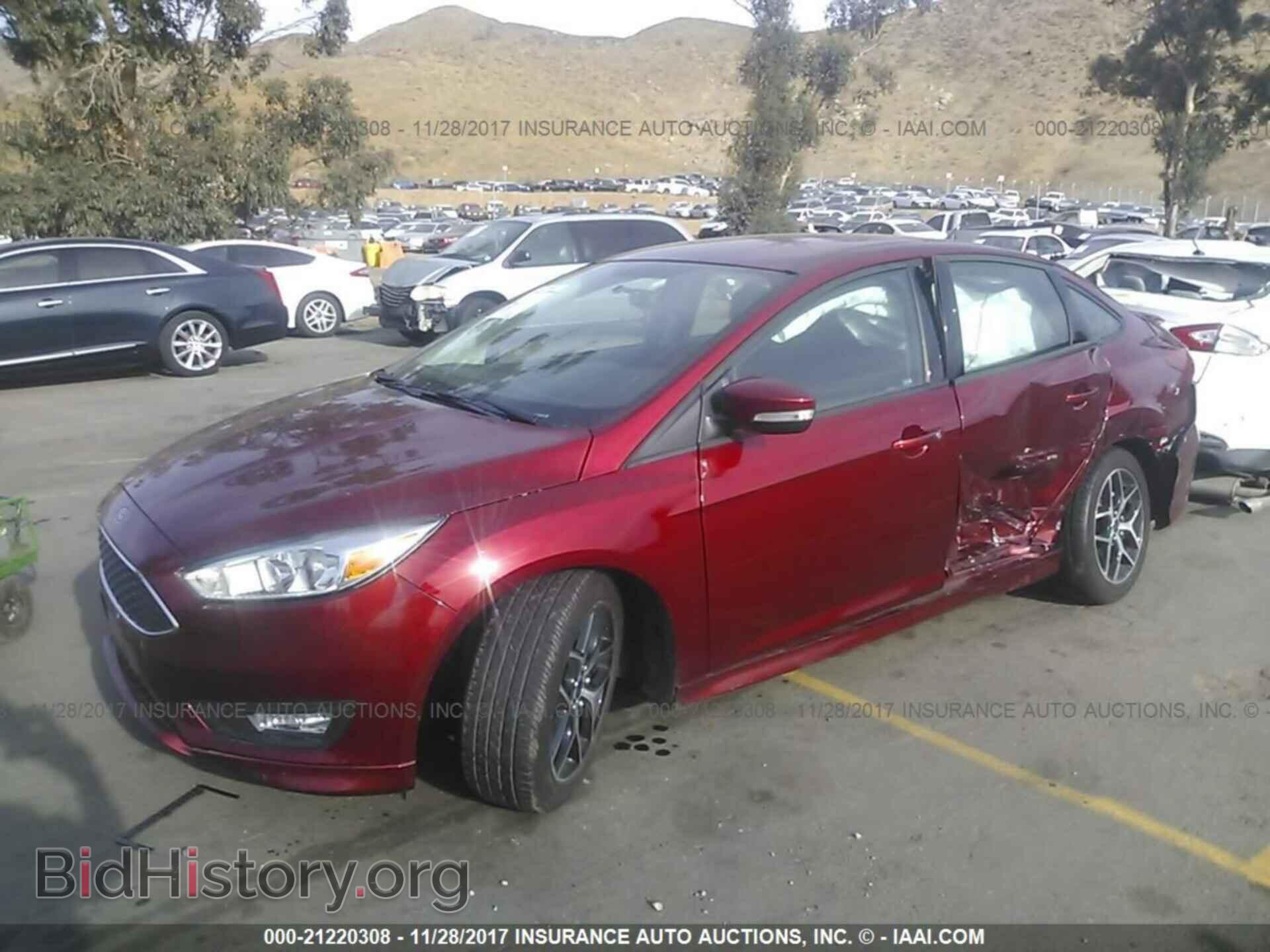 2015 Ford Focus - VIN: 1FADP3FE4FL375338 - Photo 2