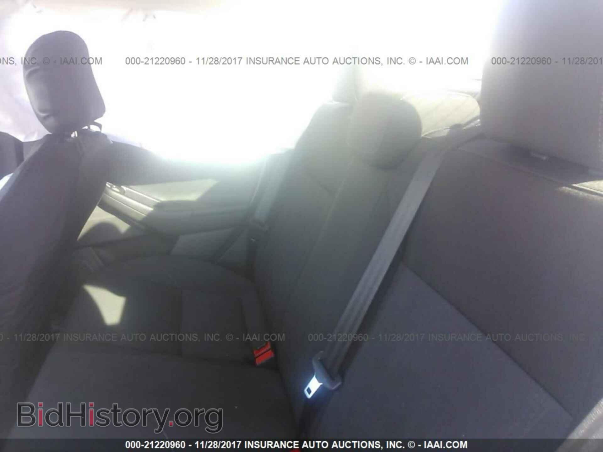 2016 Ford Focus - VIN: 1FADP3F25GL359947 - Photo 8