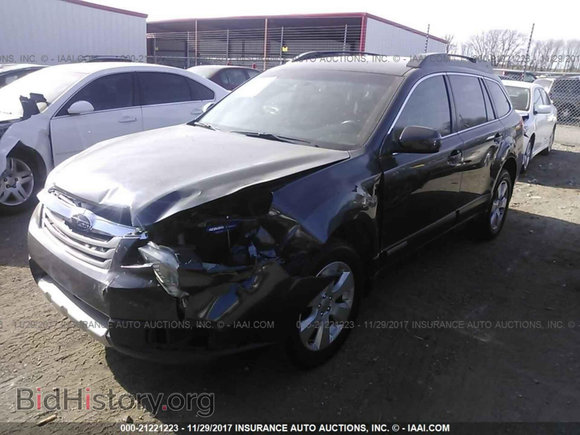 2011 Subaru Outback - VIN: 4S4BRCCC8B3313445 - Фото 2