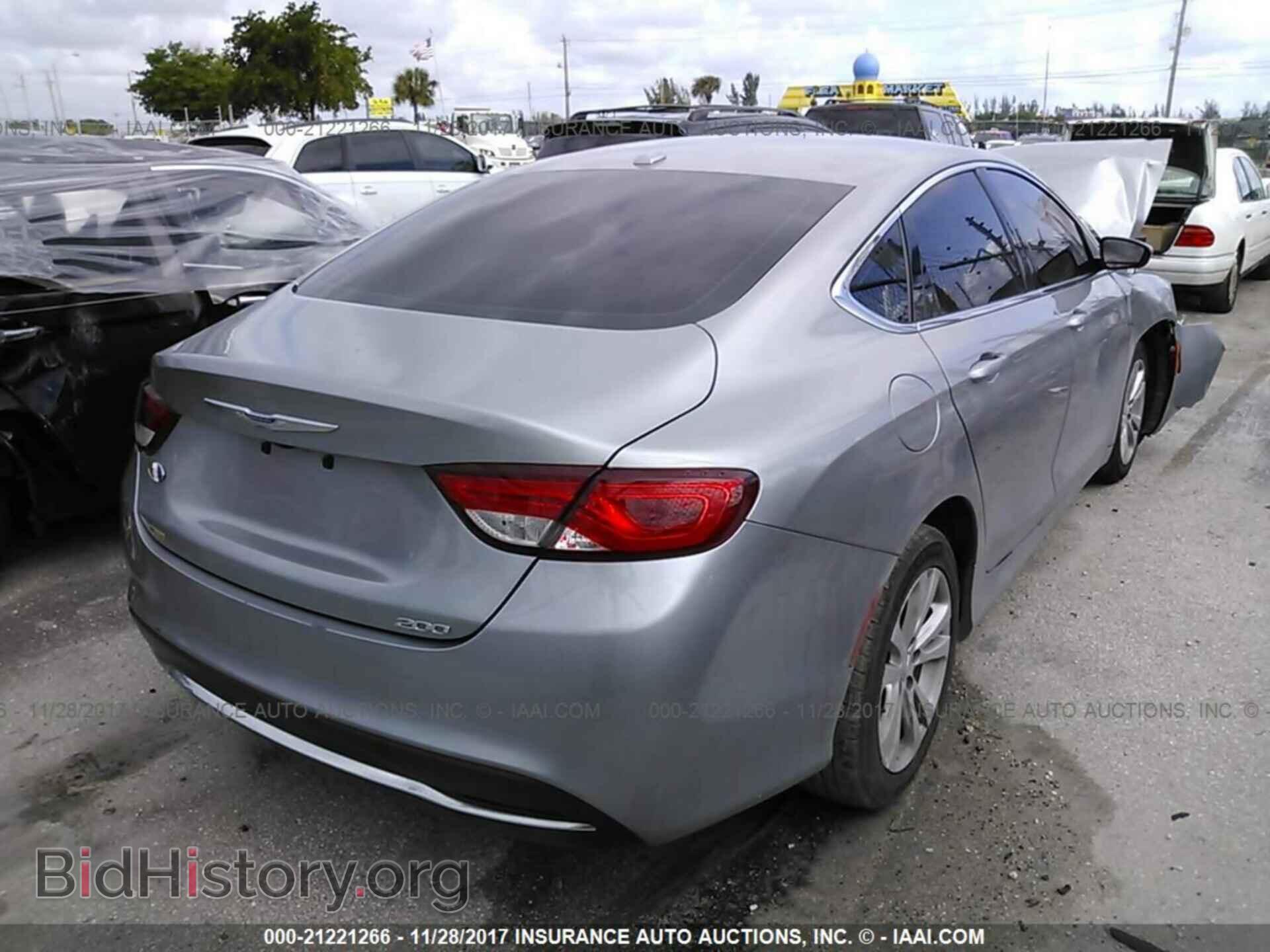 2015 Chrysler 200 - VIN: 1C3CCCAB0FN596880 - Photo 4