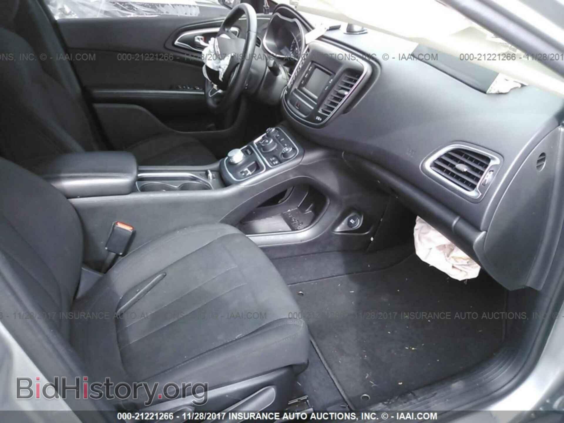 2015 Chrysler 200 - VIN: 1C3CCCAB0FN596880 - Photo 5