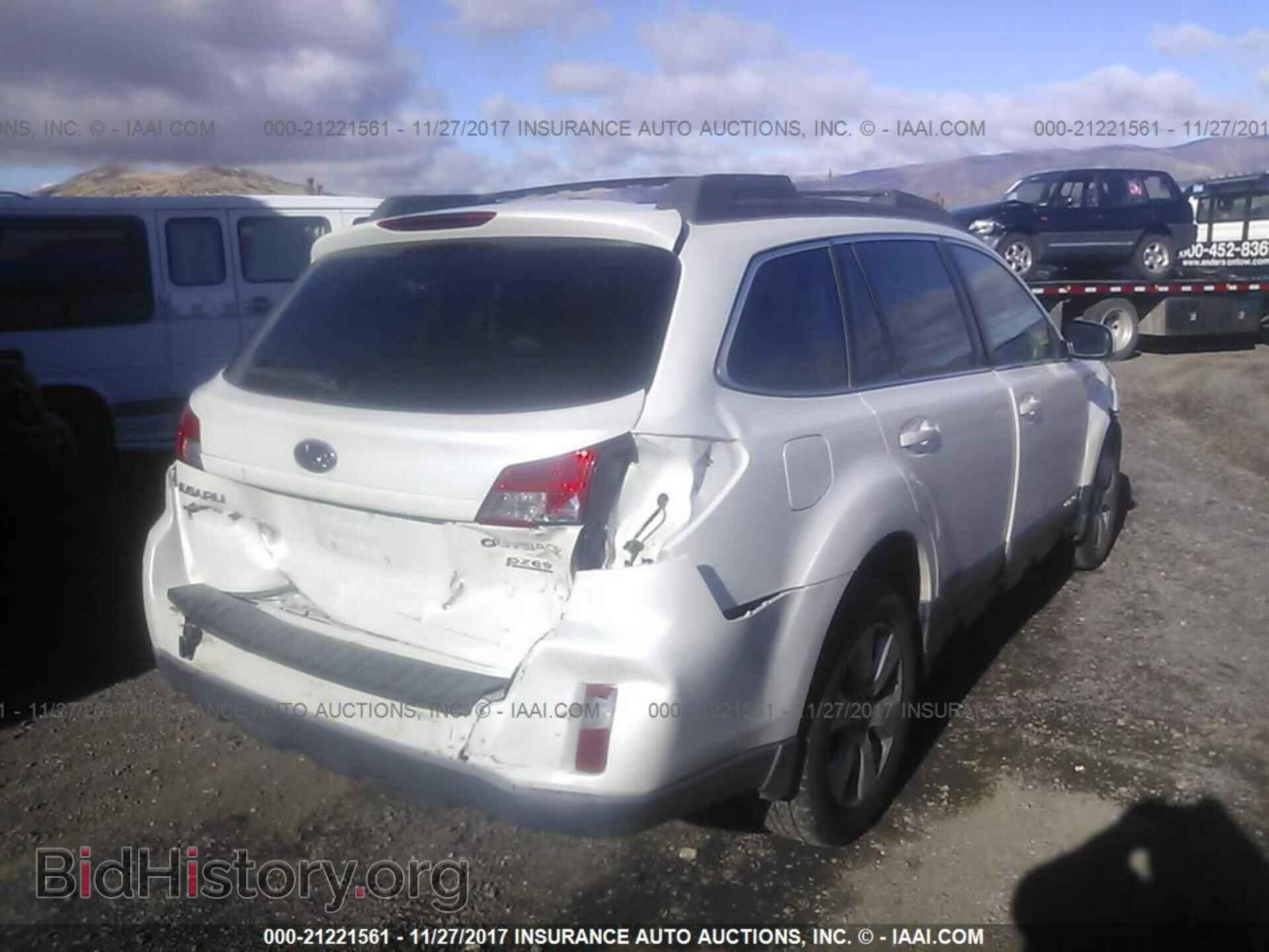 2011 Subaru Outback - VIN: 4S4BRBCC5B3395239 - Фото 4