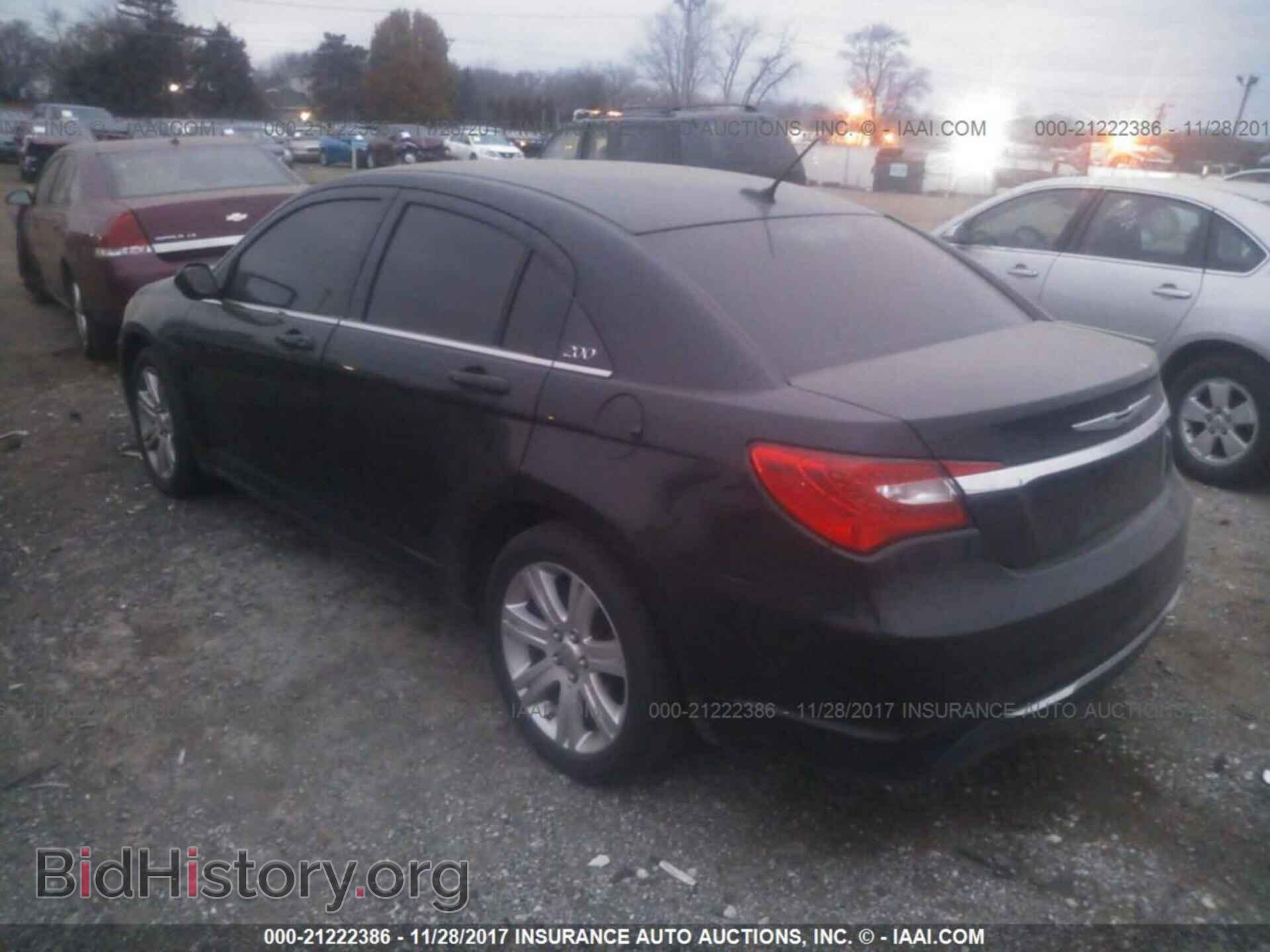2013 Chrysler 200 - VIN: 1C3CCBAB7DN669475 - Фото 3