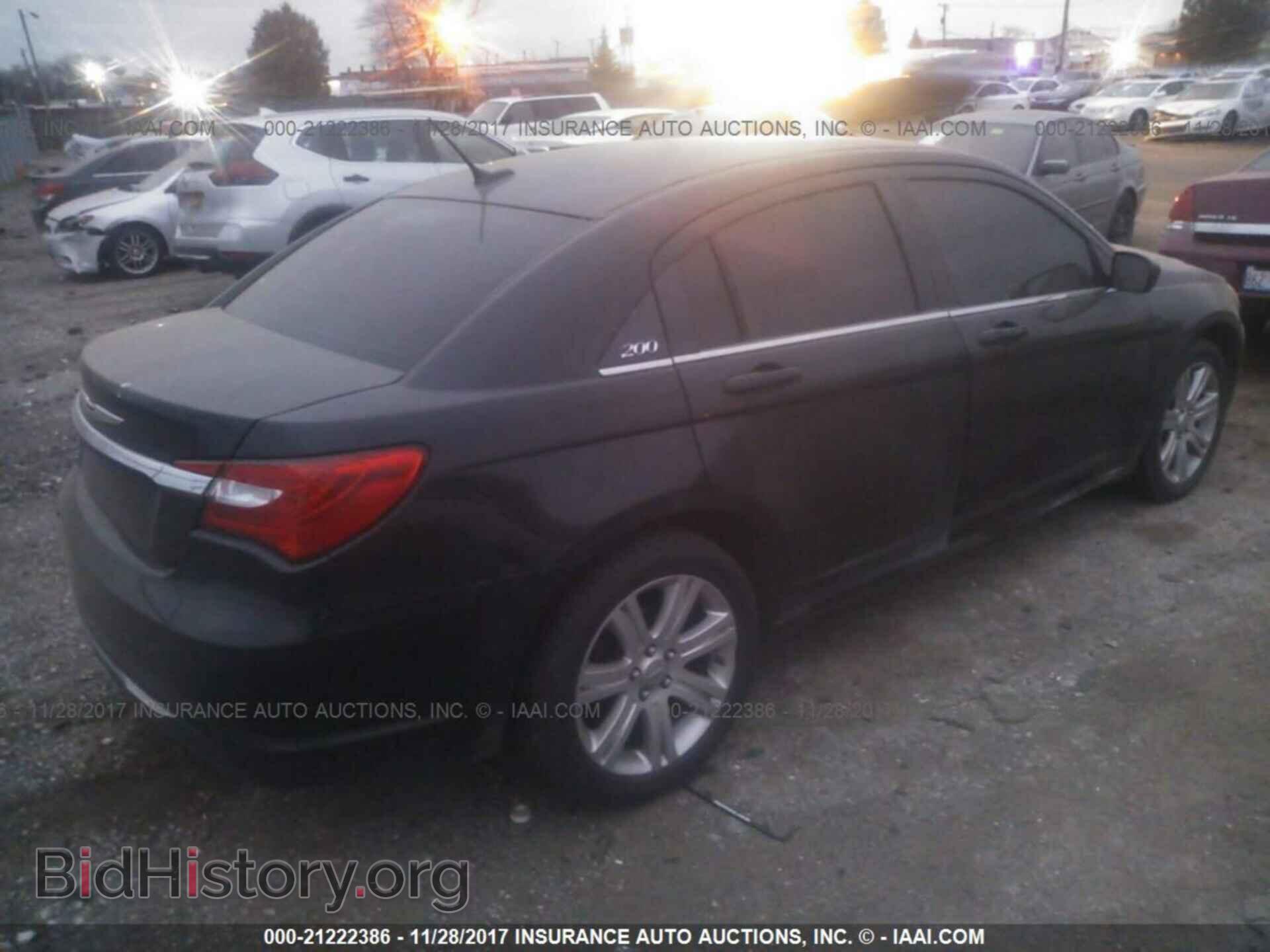 2013 Chrysler 200 - VIN: 1C3CCBAB7DN669475 - Фото 4