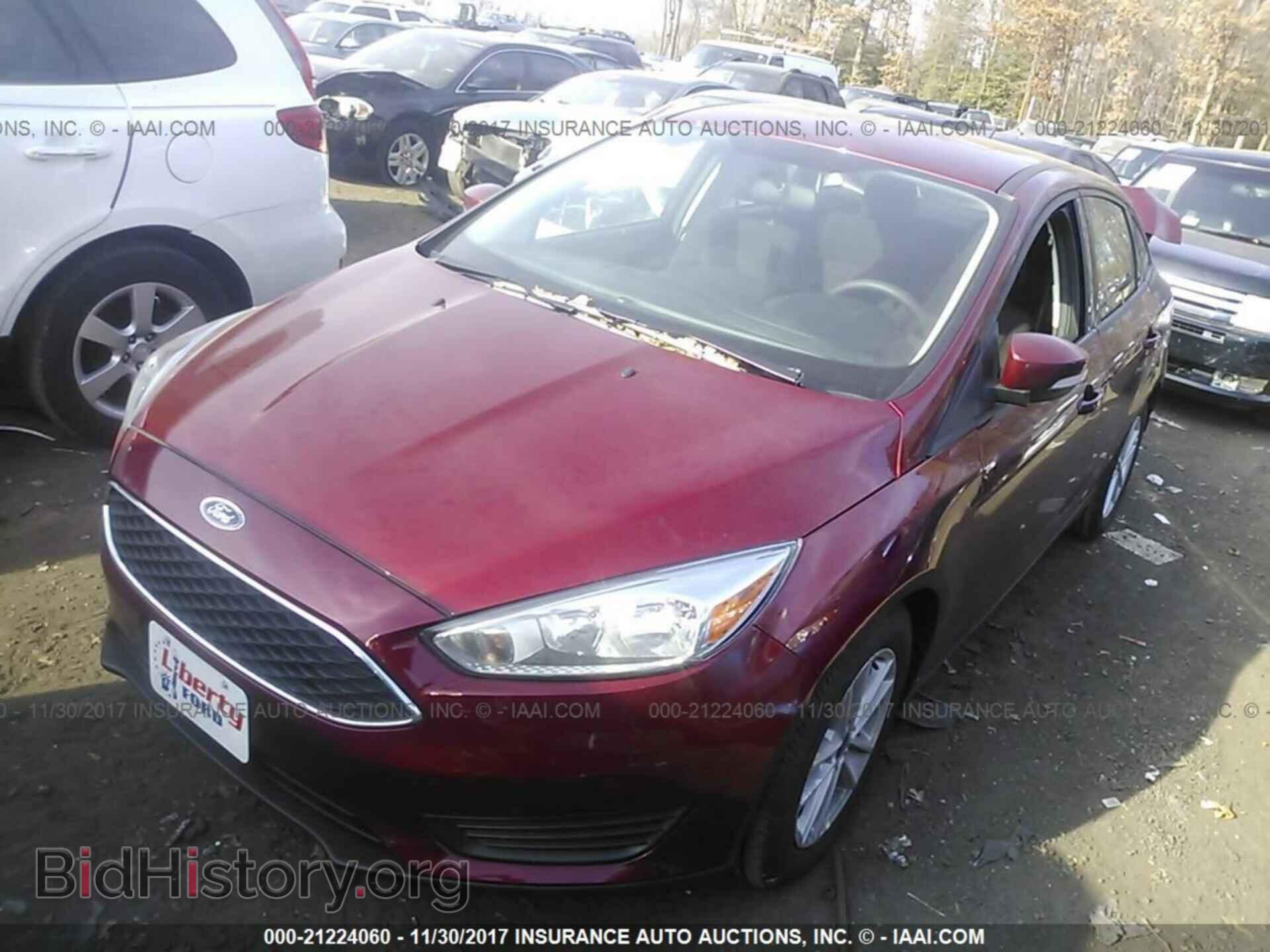 2017 Ford Focus - VIN: 1FADP3F27HL338647 - Фото 2