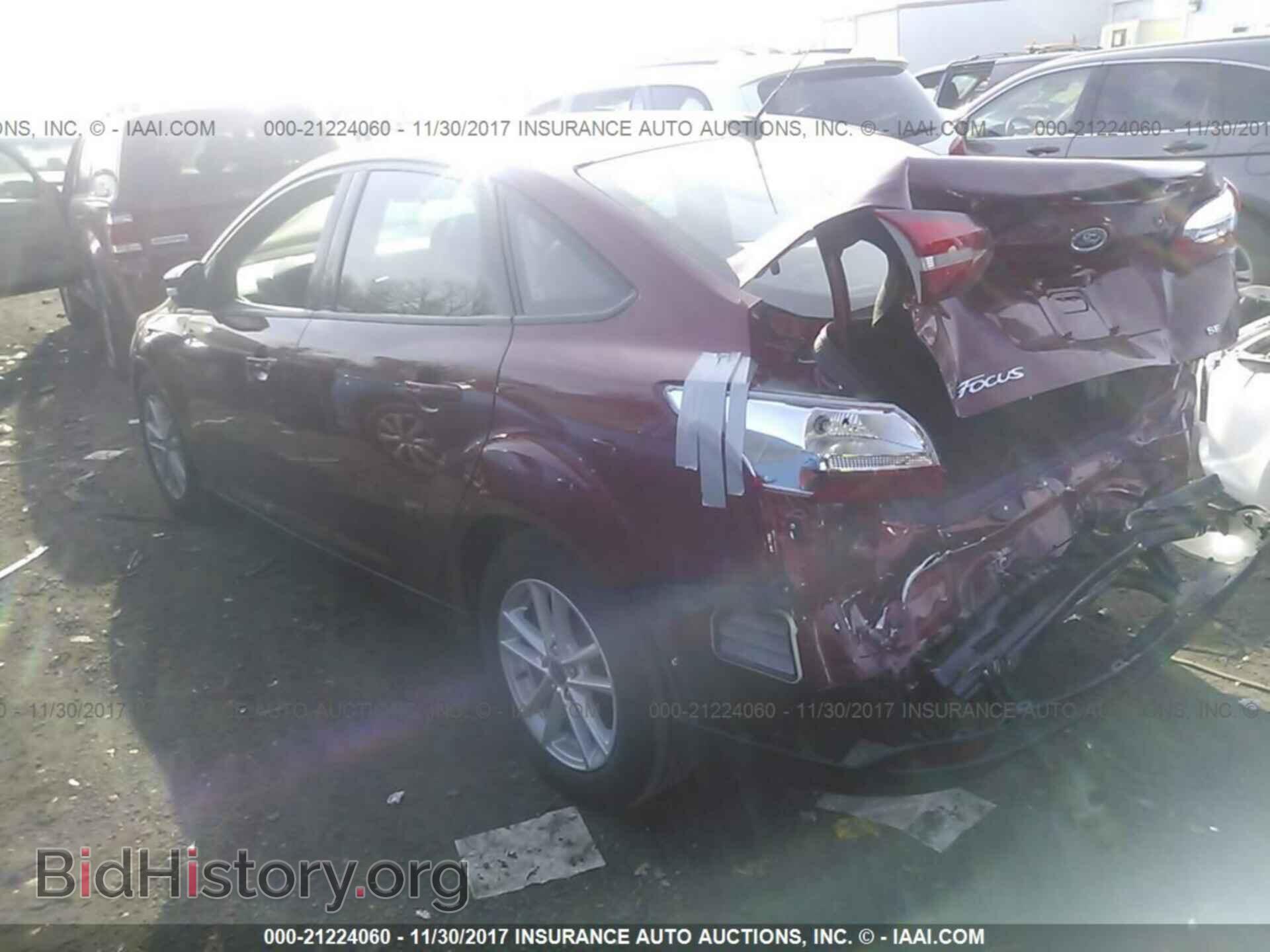 2017 Ford Focus - VIN: 1FADP3F27HL338647 - Фото 3