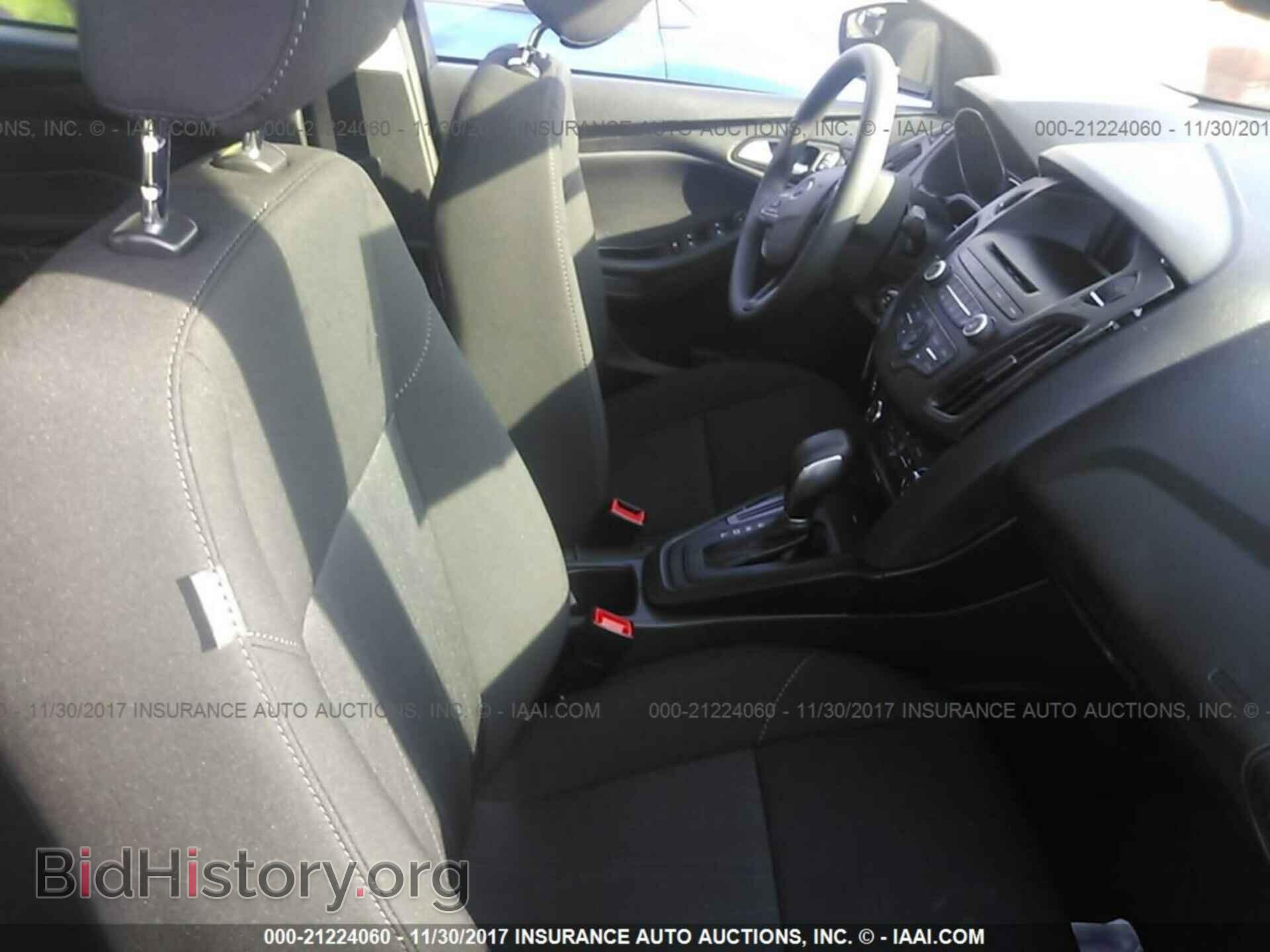2017 Ford Focus - VIN: 1FADP3F27HL338647 - Фото 5