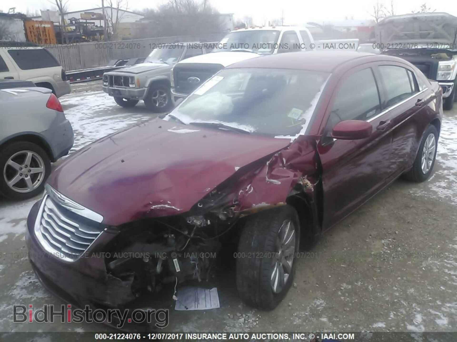 2013 Chrysler 200 - VIN: 1C3CCBBB8DN545178 - Фото 2