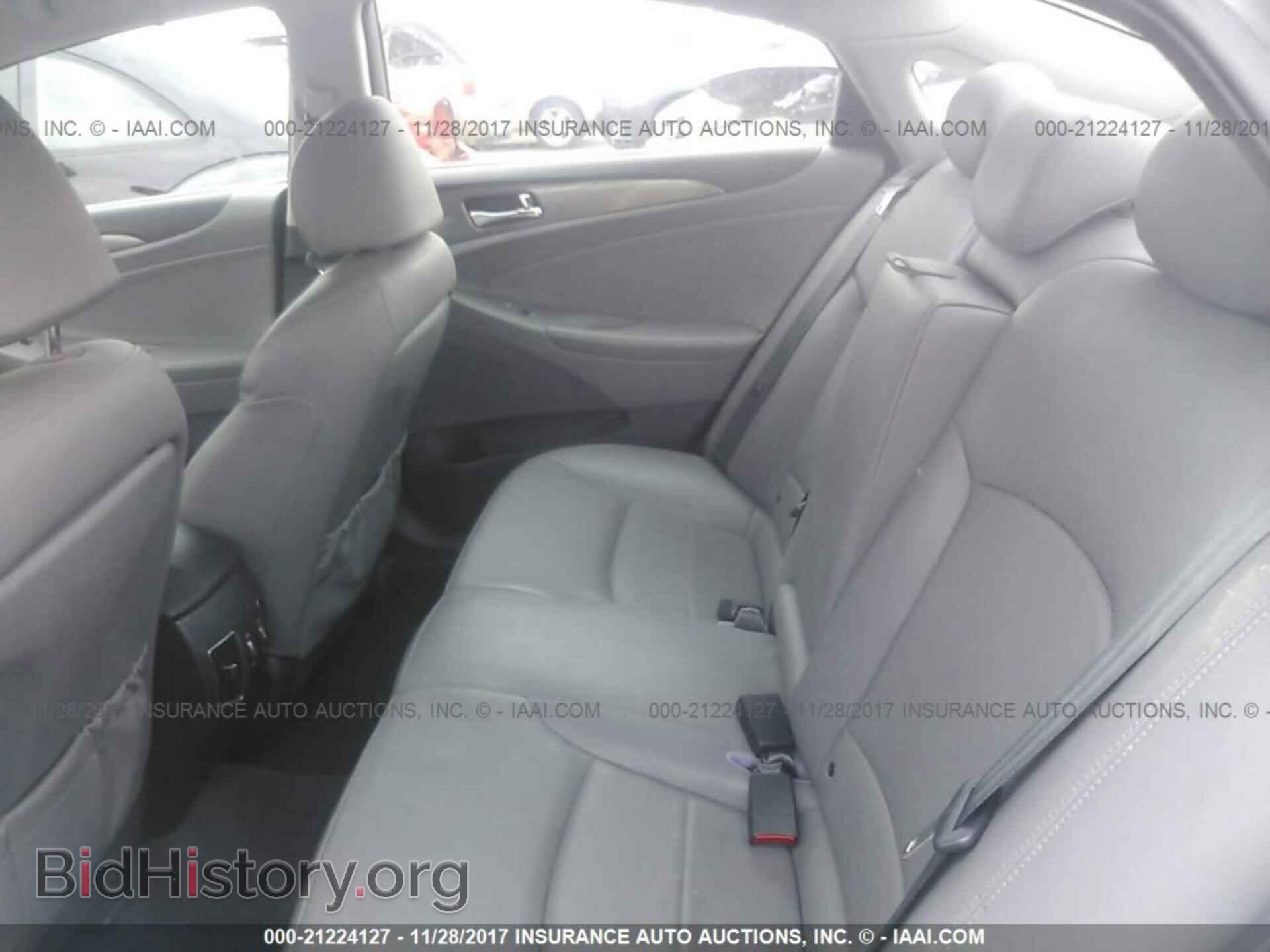 2012 Hyundai Sonata - VIN: KMHEC4A44CA047564 - Photo 8