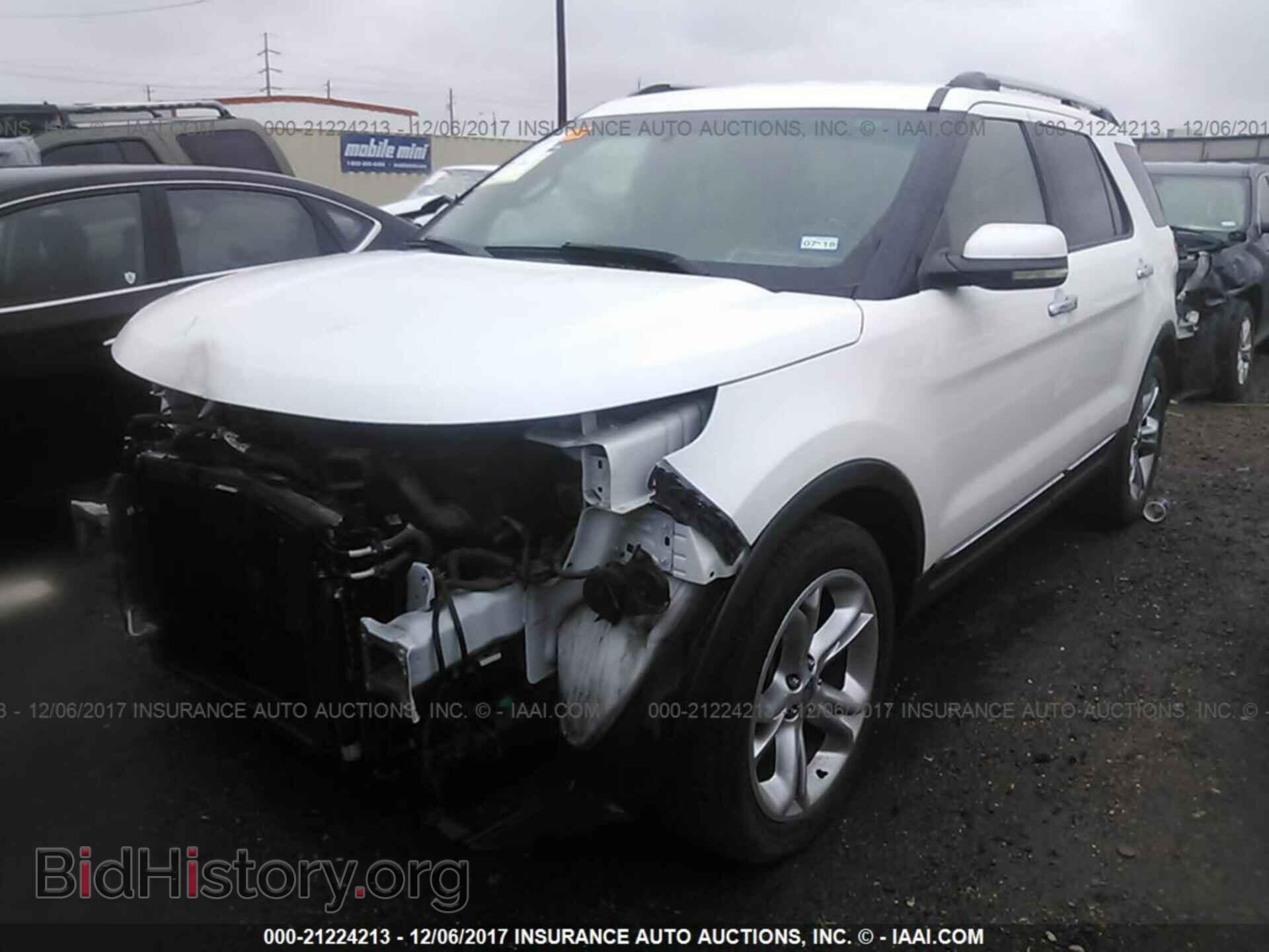 2011 Ford Explorer - VIN: 1FMHK7F82BGA92866 - Фото 2