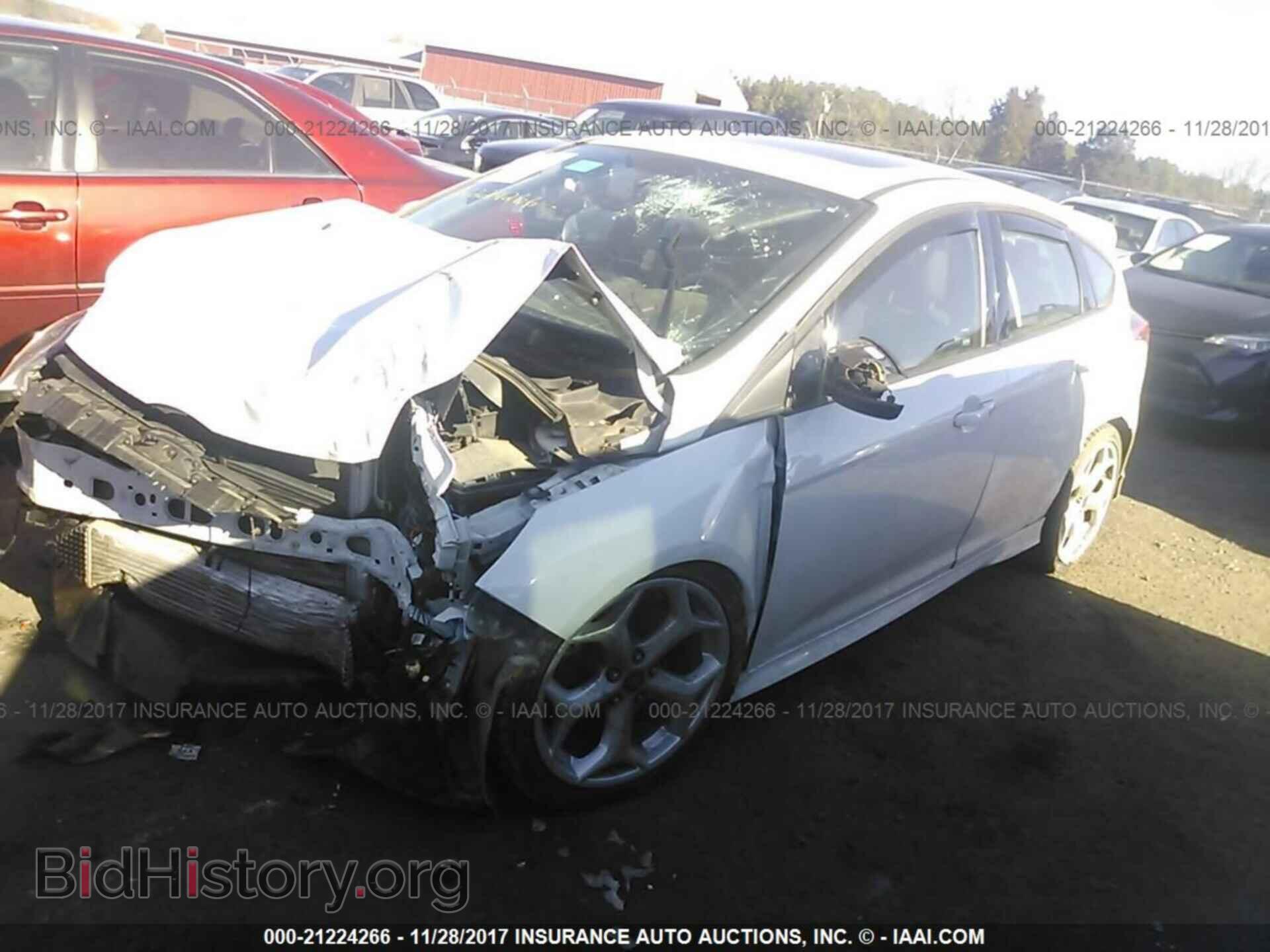 2013 Ford Focus - VIN: 1FADP3L95DL260431 - Фото 2