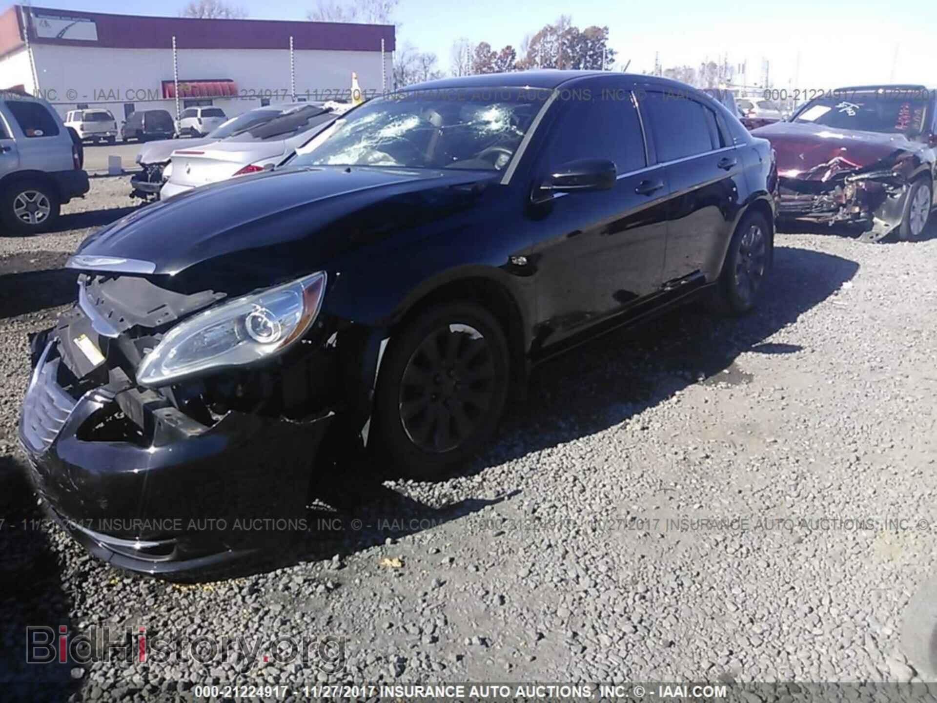 2013 Chrysler 200 - VIN: 1C3CCBAB6DN622583 - Фото 2