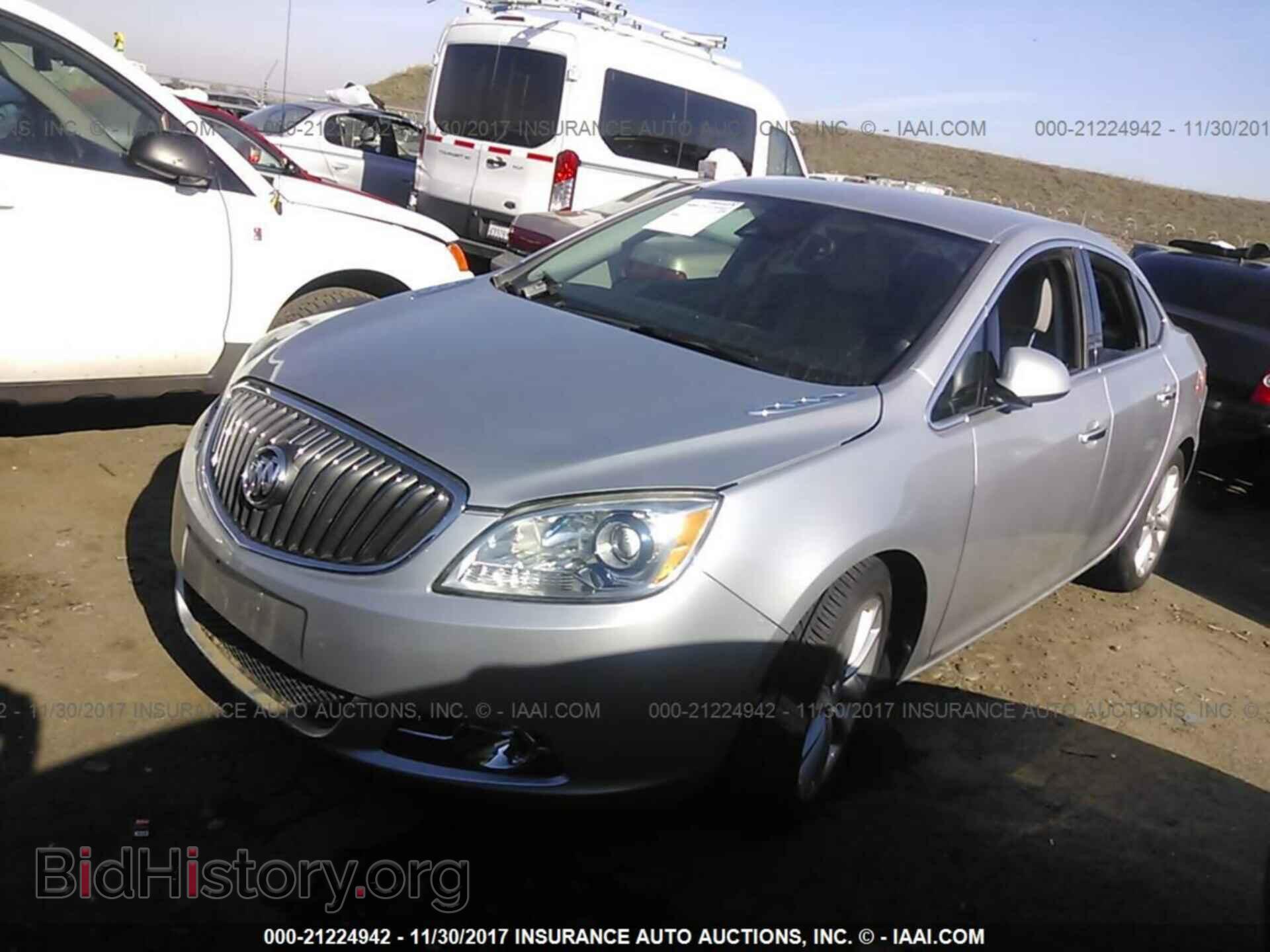 2014 Buick Verano - VIN: 1G4PR5SK9E4162995 - Photo 2
