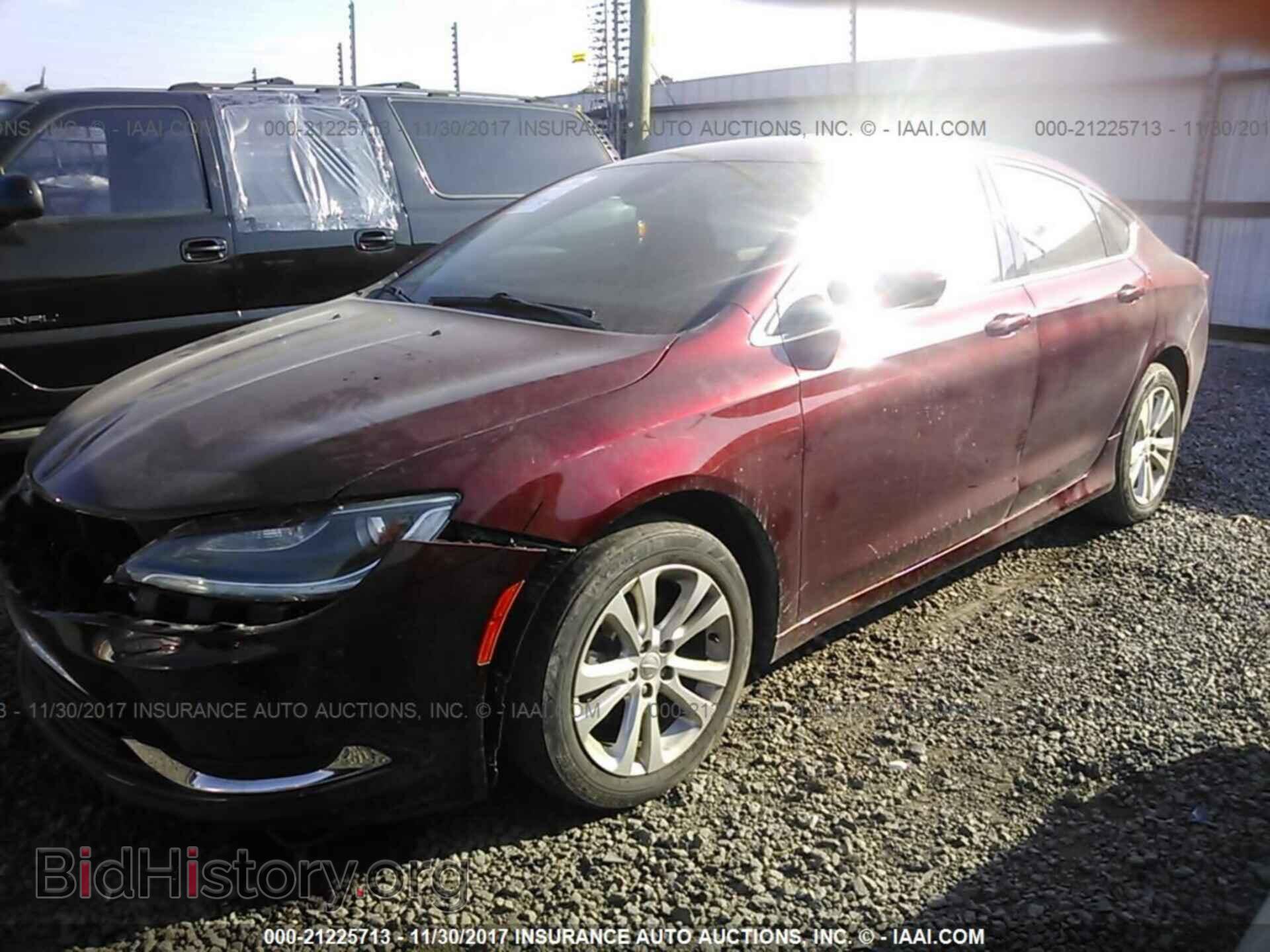 2015 Chrysler 200 - VIN: 1C3CCCABXFN741164 - Photo 2