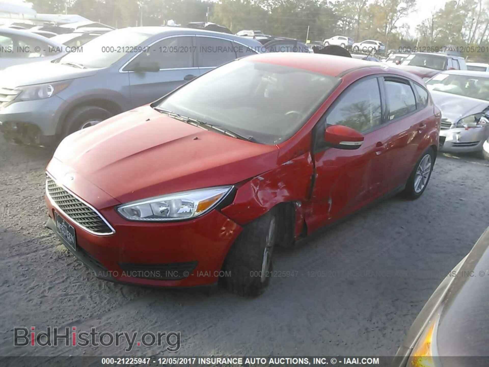 2016 Ford Focus - VIN: 1FADP3K20GL213879 - Photo 2