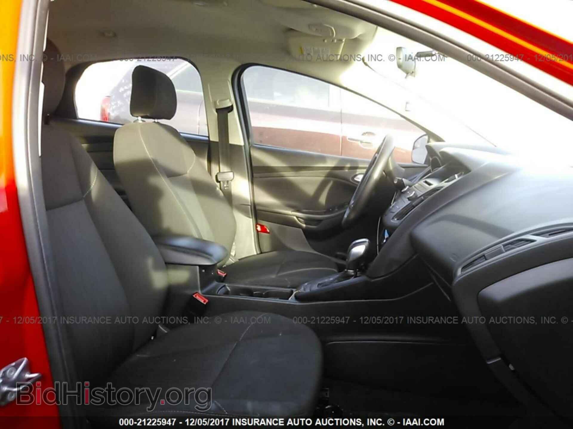2016 Ford Focus - VIN: 1FADP3K20GL213879 - Photo 5