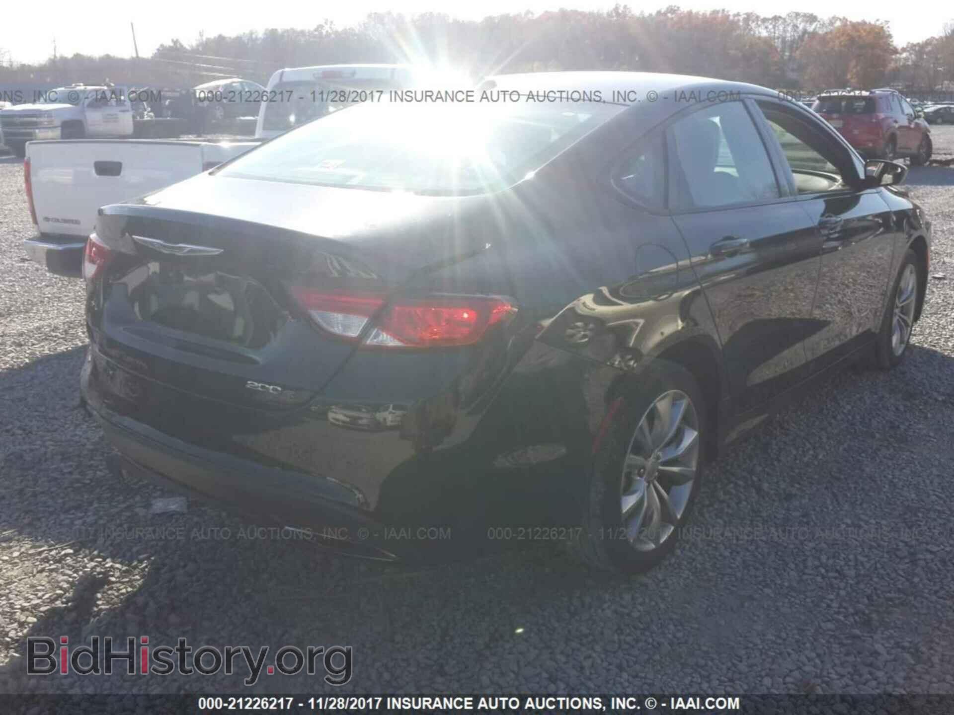 2016 Chrysler 200 - VIN: 1C3CCCBBXGN120877 - Photo 4