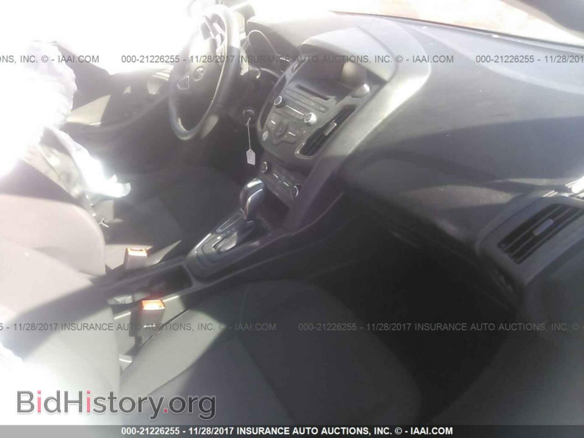 2016 Ford Focus - VIN: 1FADP3K29GL369645 - Photo 5