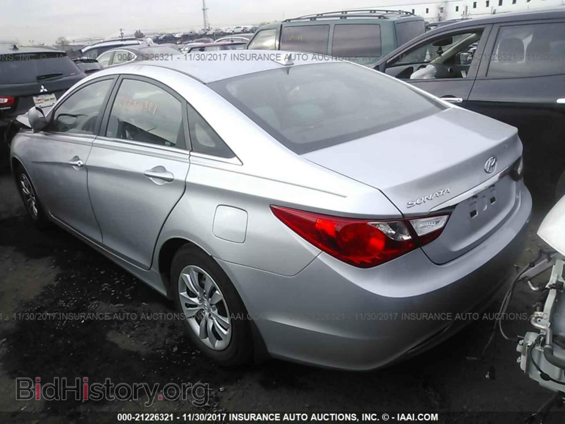 2012 Hyundai Sonata - VIN: 5NPEB4AC7CH489892 - Photo 3