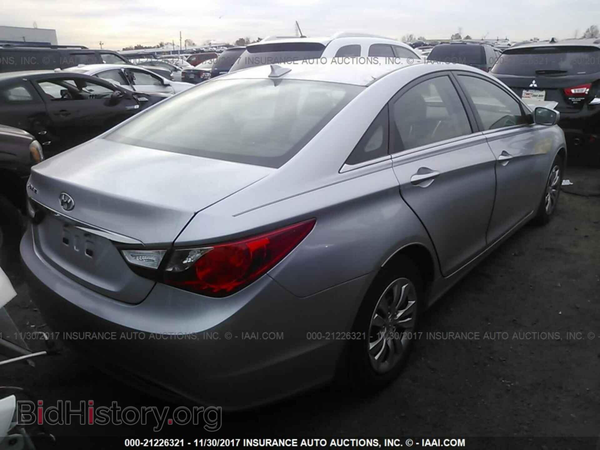 2012 Hyundai Sonata - VIN: 5NPEB4AC7CH489892 - Photo 4