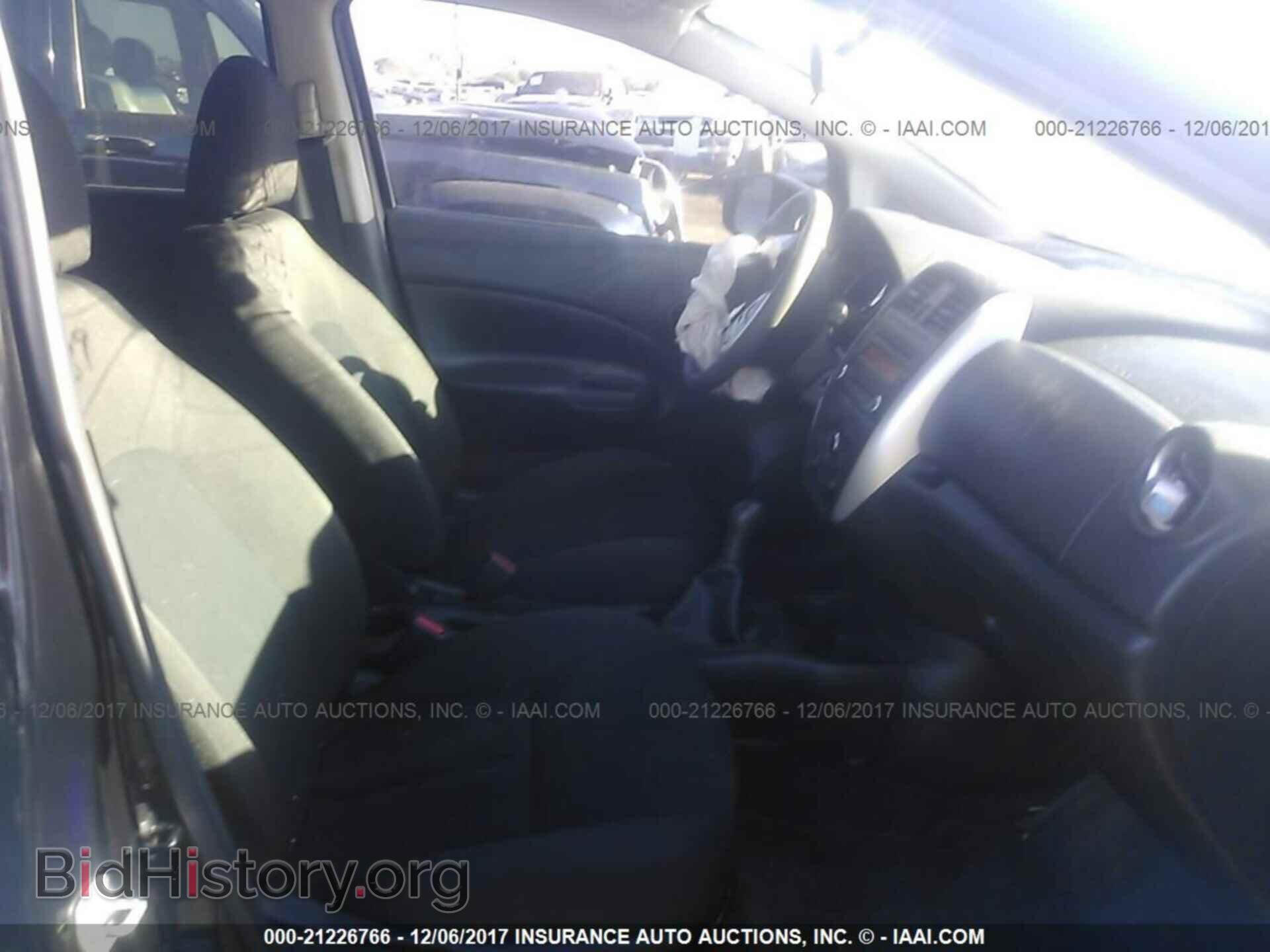 2016 Nissan Versa note - VIN: 3N1CE2CP0GL365944 - Фото 5
